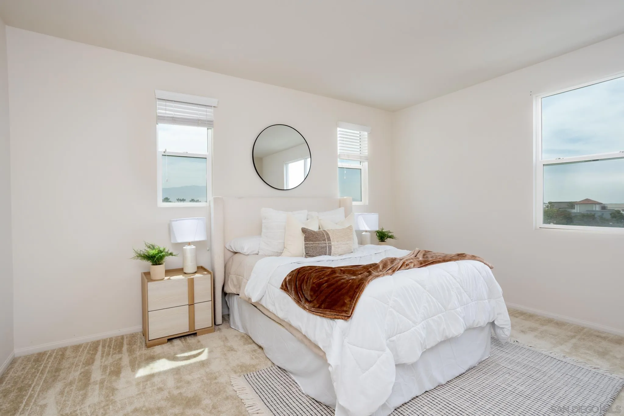 https://cdn.realtyfeed.com/cdn/127/260014330/cd2e708504bbbd31d9f9563f126433ee.webp