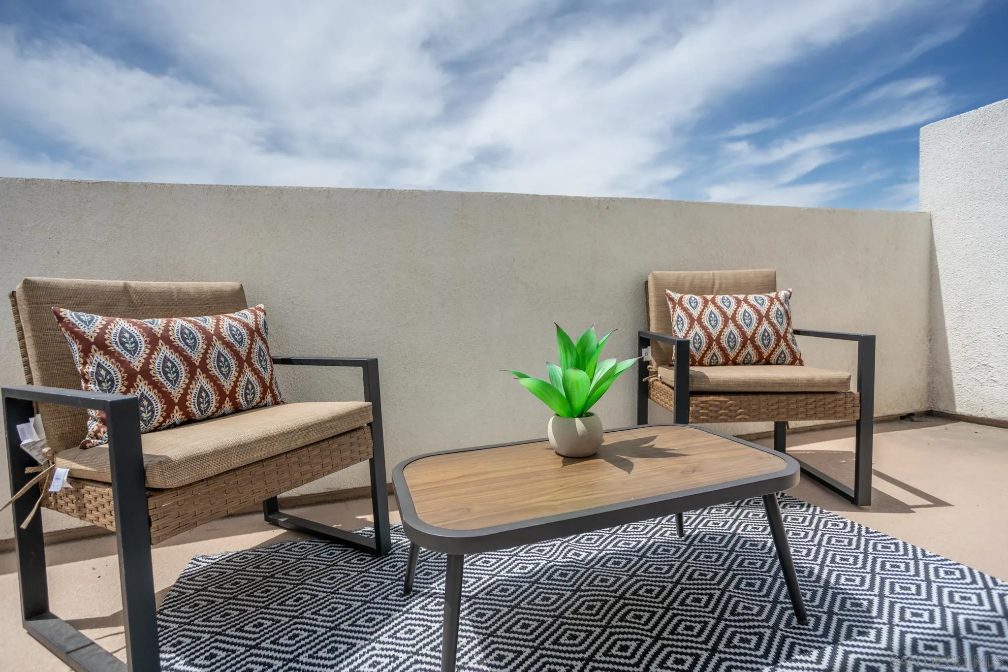 https://cdn.realtyfeed.com/cdn/127/260014330/dd79c474c7e3be435e8102212fb16448.webp