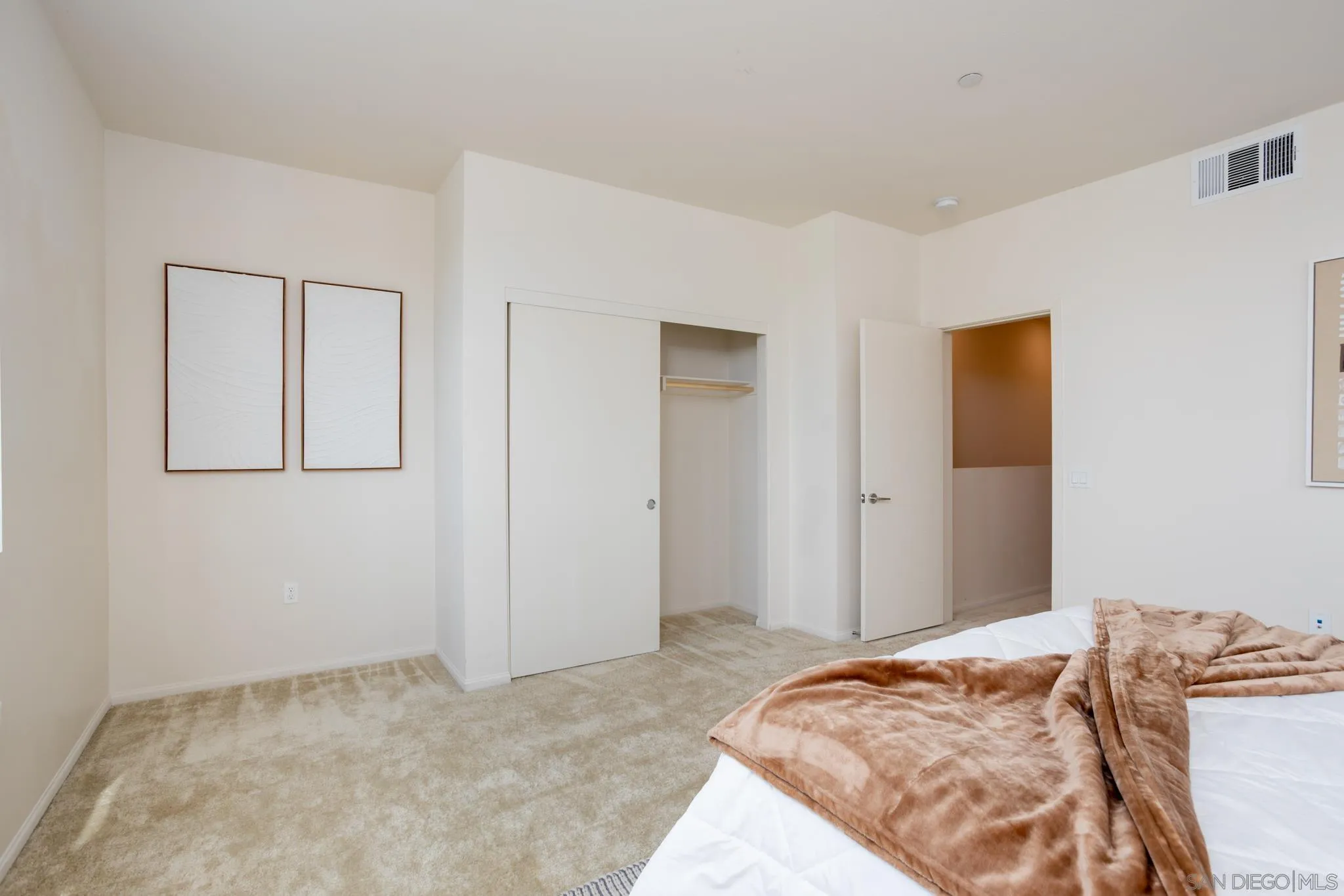 https://cdn.realtyfeed.com/cdn/127/260014330/e05c9550c248aeec1ef0d0e72fe10e4a.webp