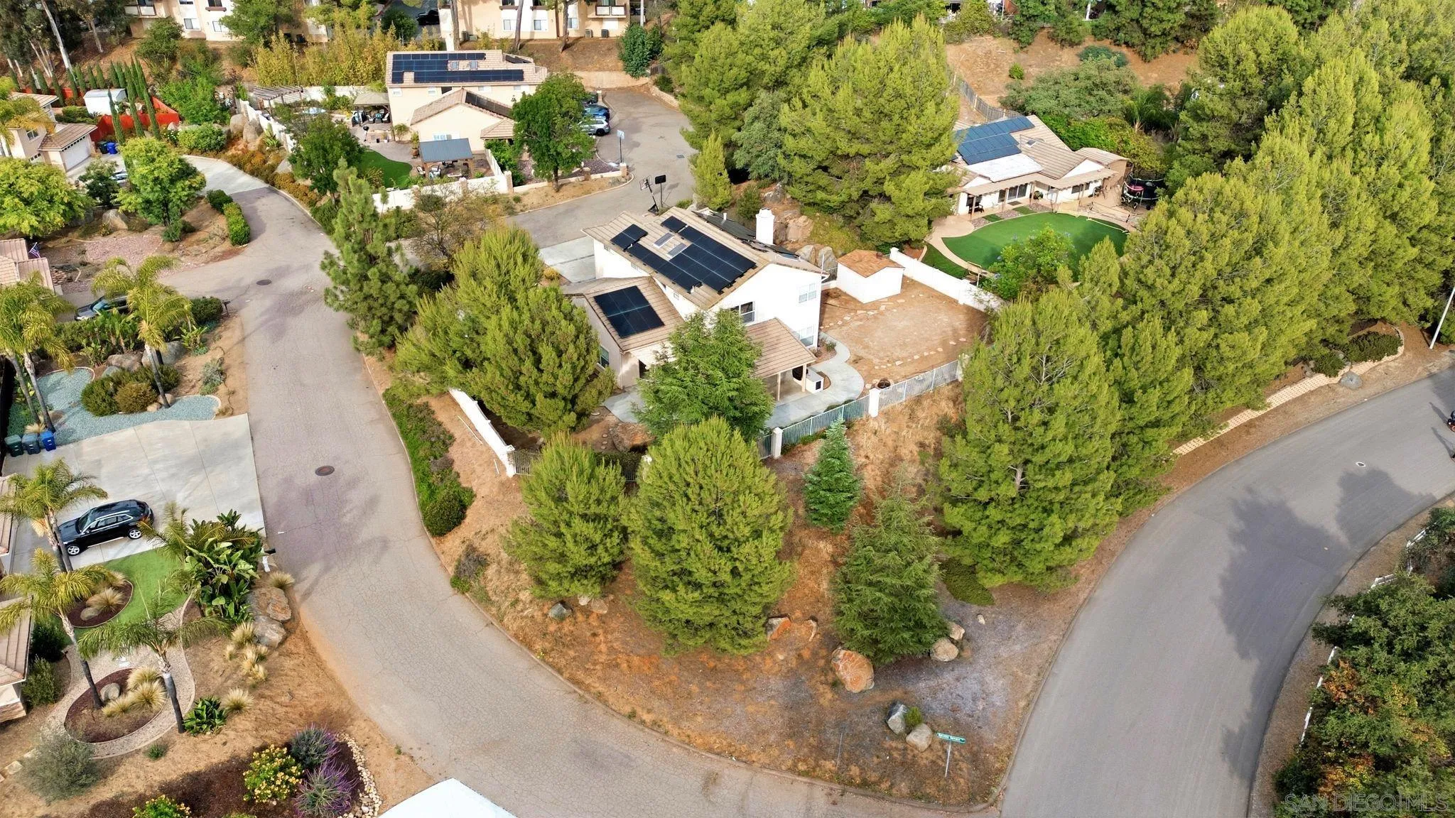 https://cdn.realtyfeed.com/cdn/127/260014331/08cd4d062bb410ac51261ba4ae4011a0.webp