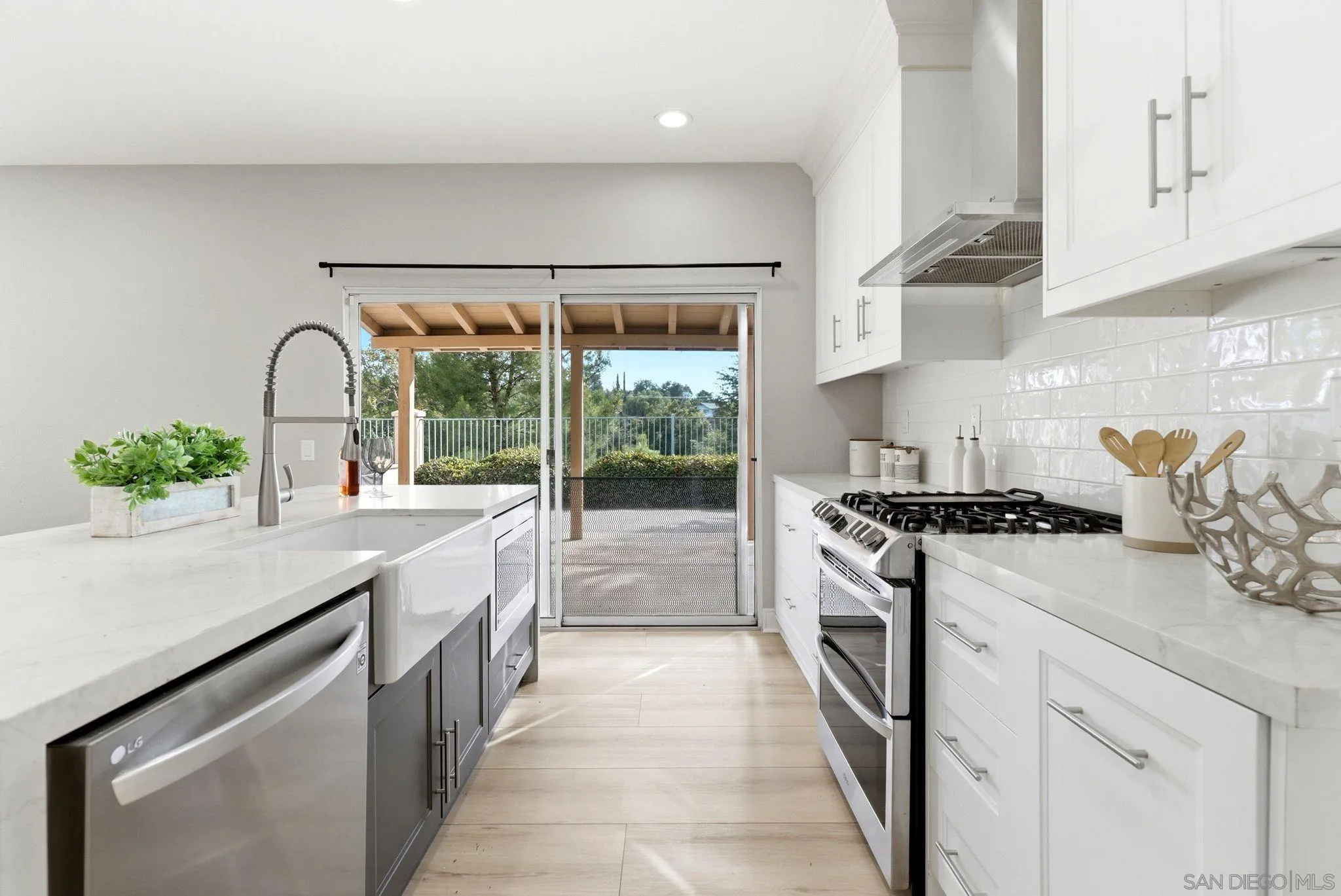 https://cdn.realtyfeed.com/cdn/127/260014331/18c427f9a9eb840c9a9a8aa87393cfc8.webp