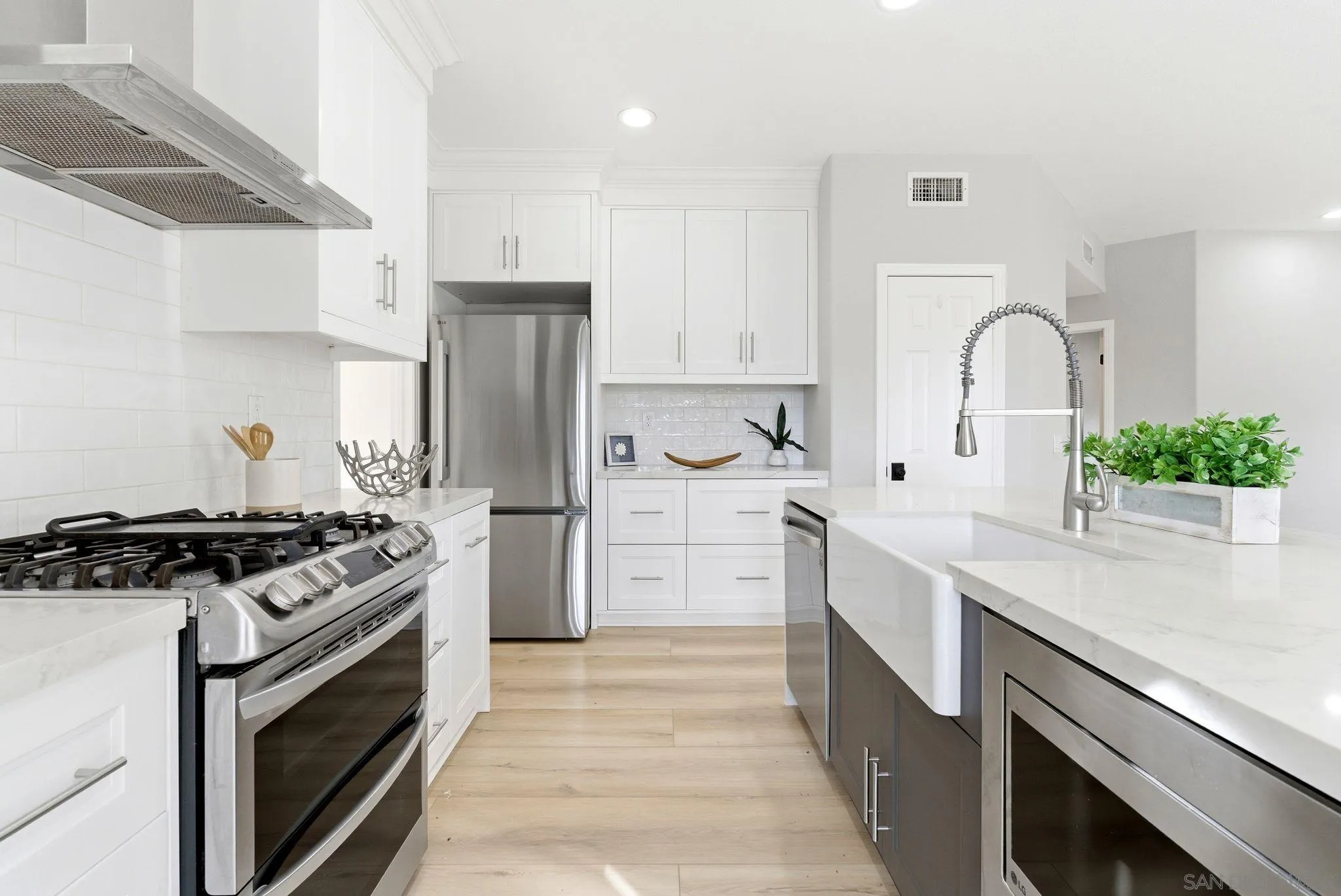 https://cdn.realtyfeed.com/cdn/127/260014331/5115f43194737b985c16e7b4bb8807c8.webp