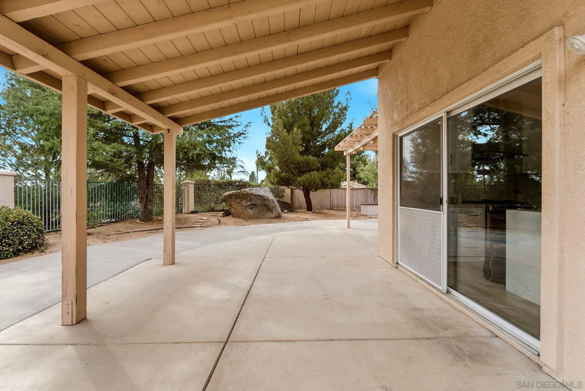 https://cdn.realtyfeed.com/cdn/127/260014331/8467dbfd8cf2ae20fb22db17ed1e3f75.webp