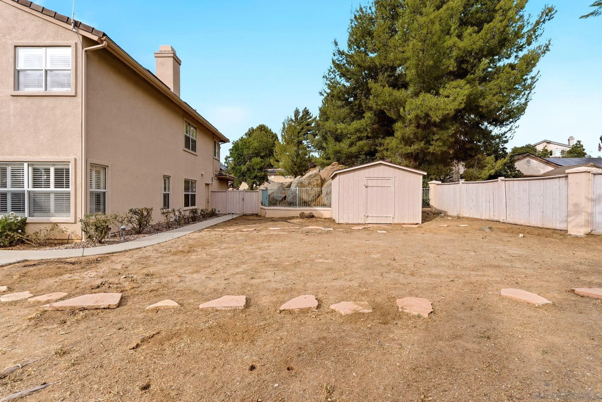 https://cdn.realtyfeed.com/cdn/127/260014331/d97950a3cdc8e34d31d30469817b72a6.webp