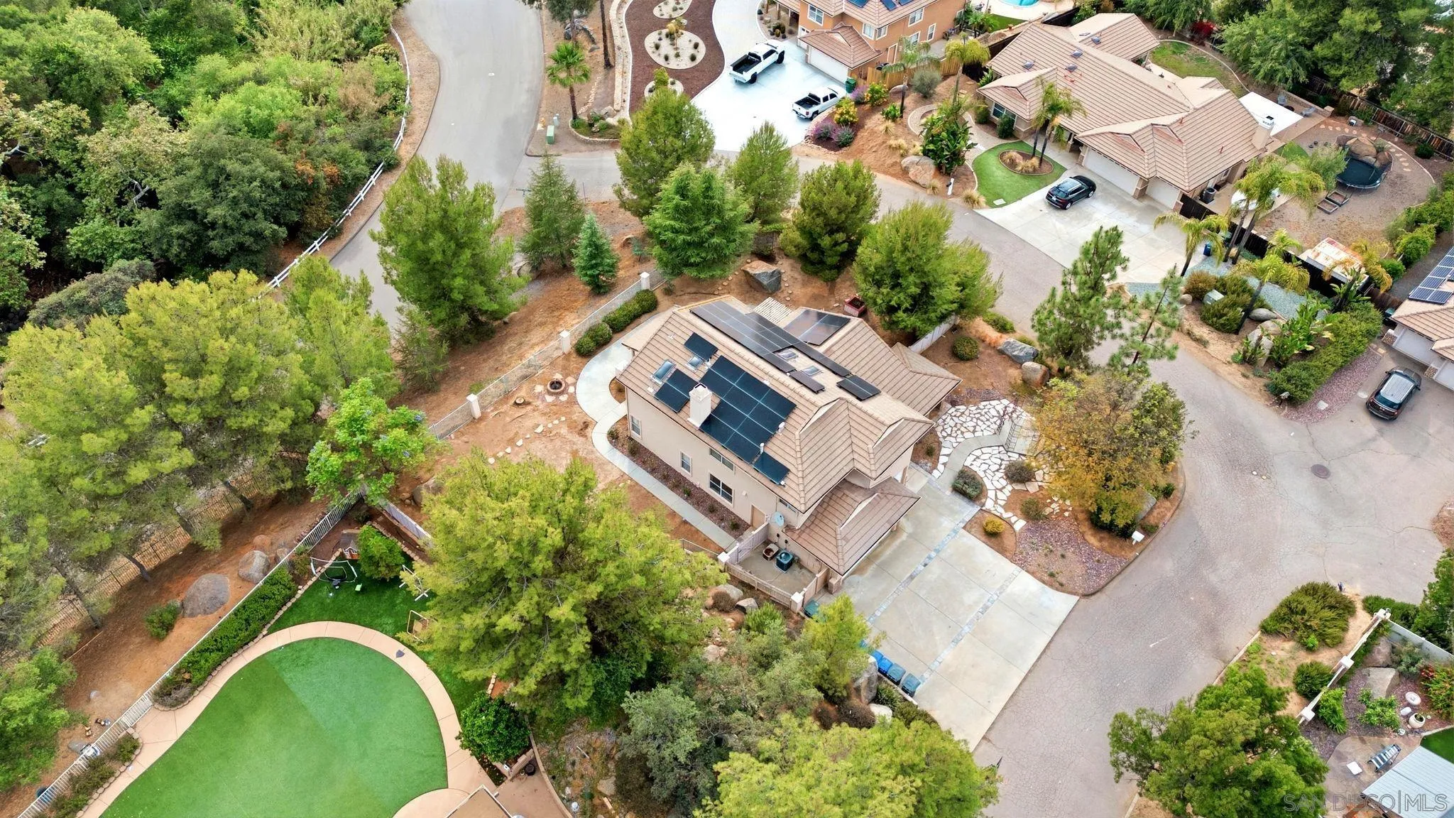 https://cdn.realtyfeed.com/cdn/127/260014331/ec3cb1e6e7e4d35057c4d52b0e9db08a.webp