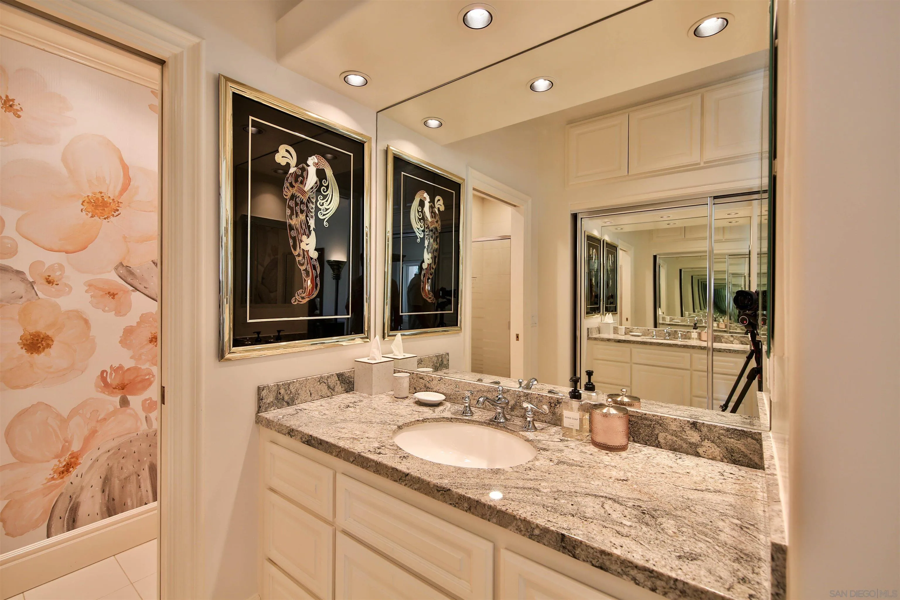 https://cdn.realtyfeed.com/cdn/127/260014332/884a37b9f26f3ca75eca8d90b9b63635.webp
