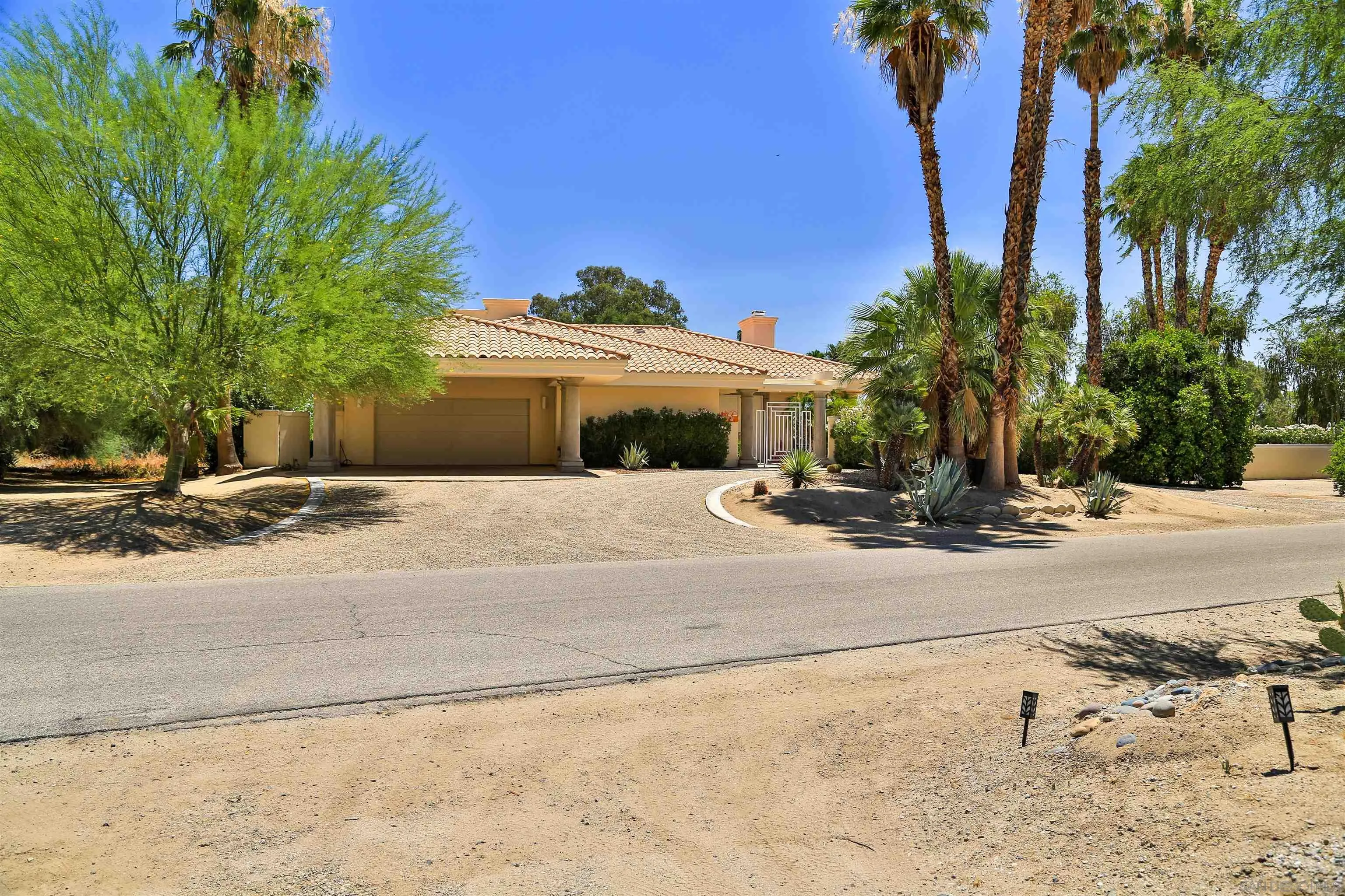 https://cdn.realtyfeed.com/cdn/127/260014332/8d2cff20f9b40e8fd5cf43f04917ee6e.webp