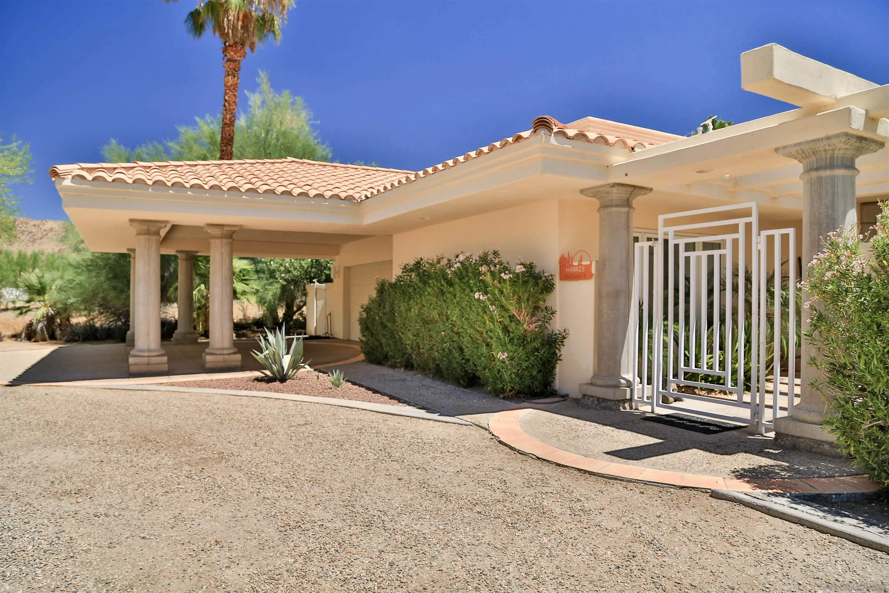 https://cdn.realtyfeed.com/cdn/127/260014332/a34aa5573bfca9bd57b6b182b83b2285.webp