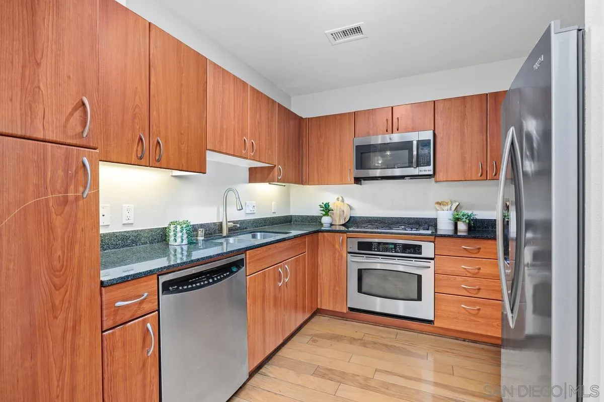 Photo #9: 260014335 Listing: Photo #9