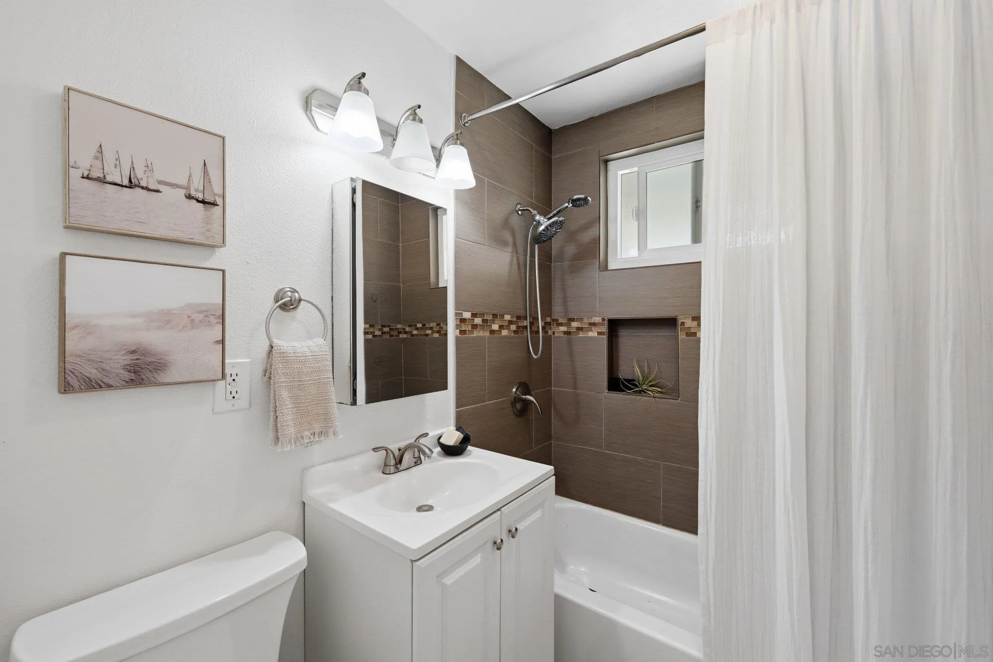 https://cdn.realtyfeed.com/cdn/127/260014336/602a2855d0305ac0dc933fa0382cdb07.webp