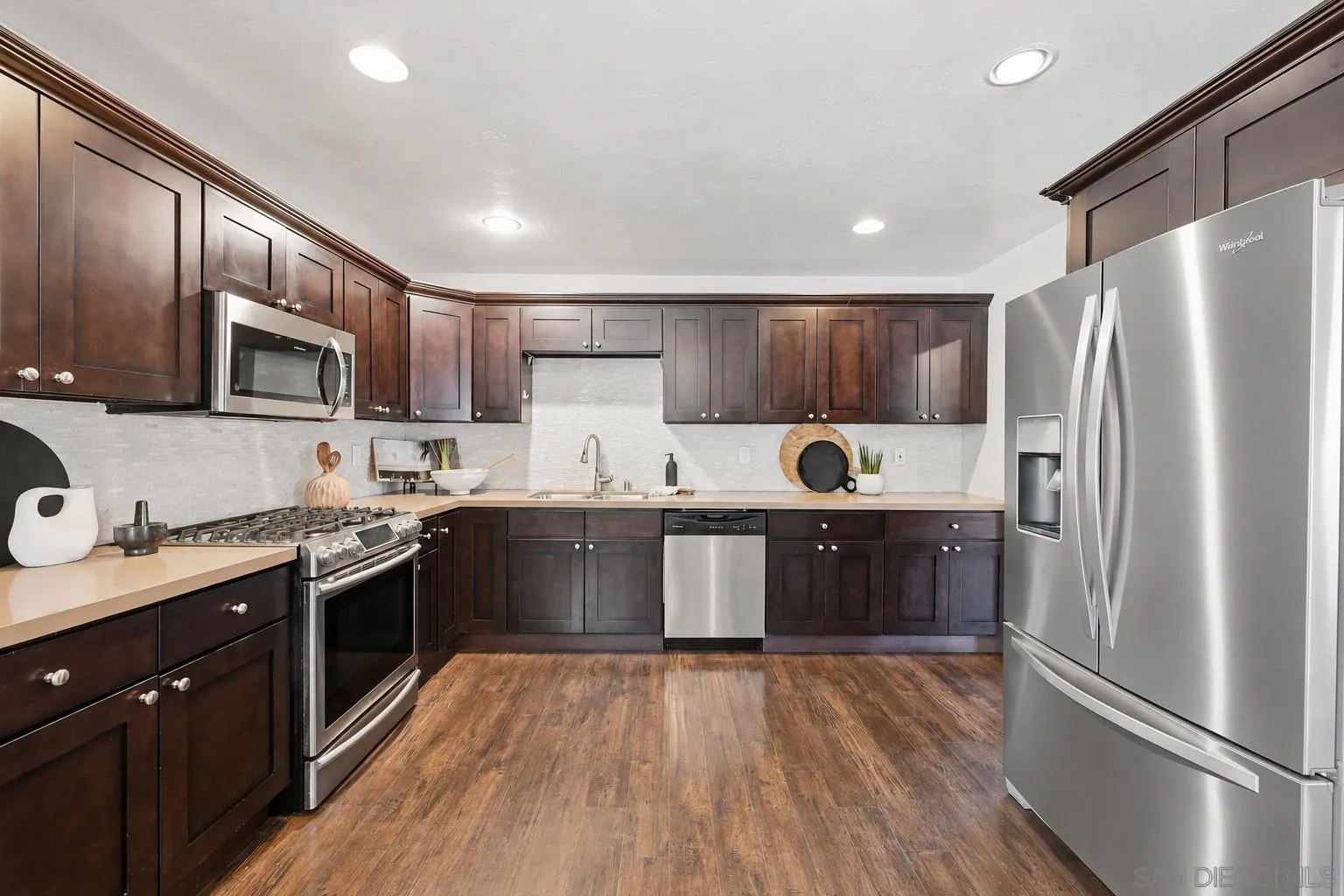 https://cdn.realtyfeed.com/cdn/127/260014336/68a9847ed53cb25dae8211af9b42ab26.webp