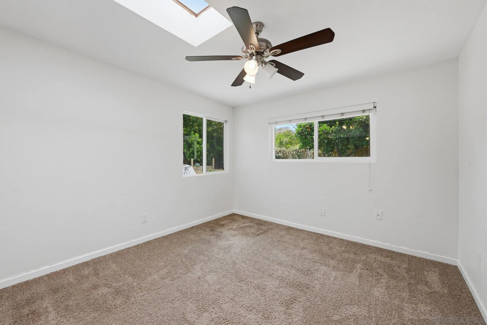 https://cdn.realtyfeed.com/cdn/127/260014336/8d0912644fca9b4830900018b5eb7c55.webp