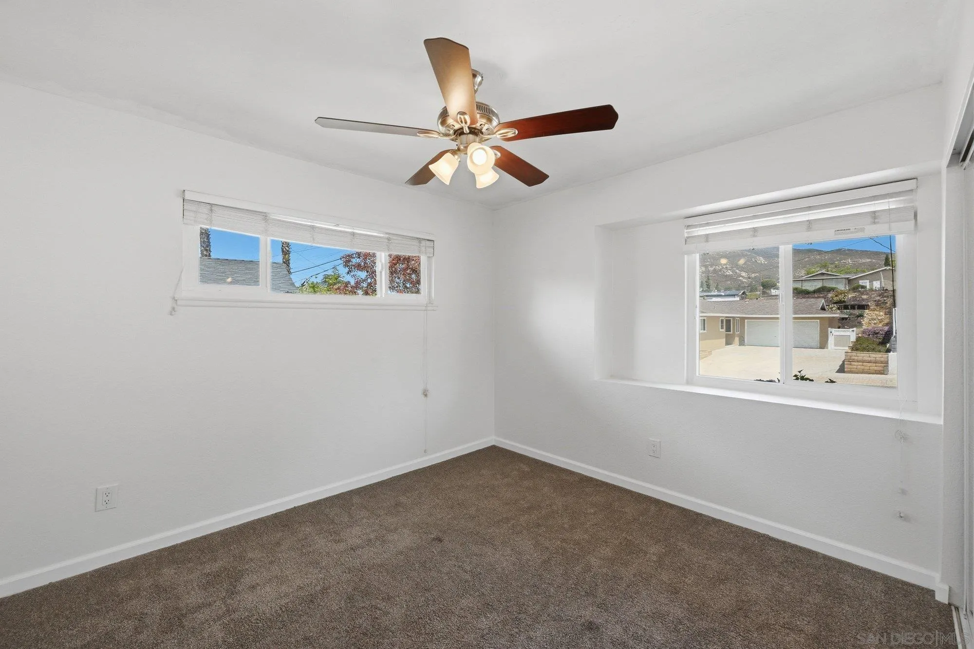 https://cdn.realtyfeed.com/cdn/127/260014336/97aae96831867ff36f963ccb21700211.webp