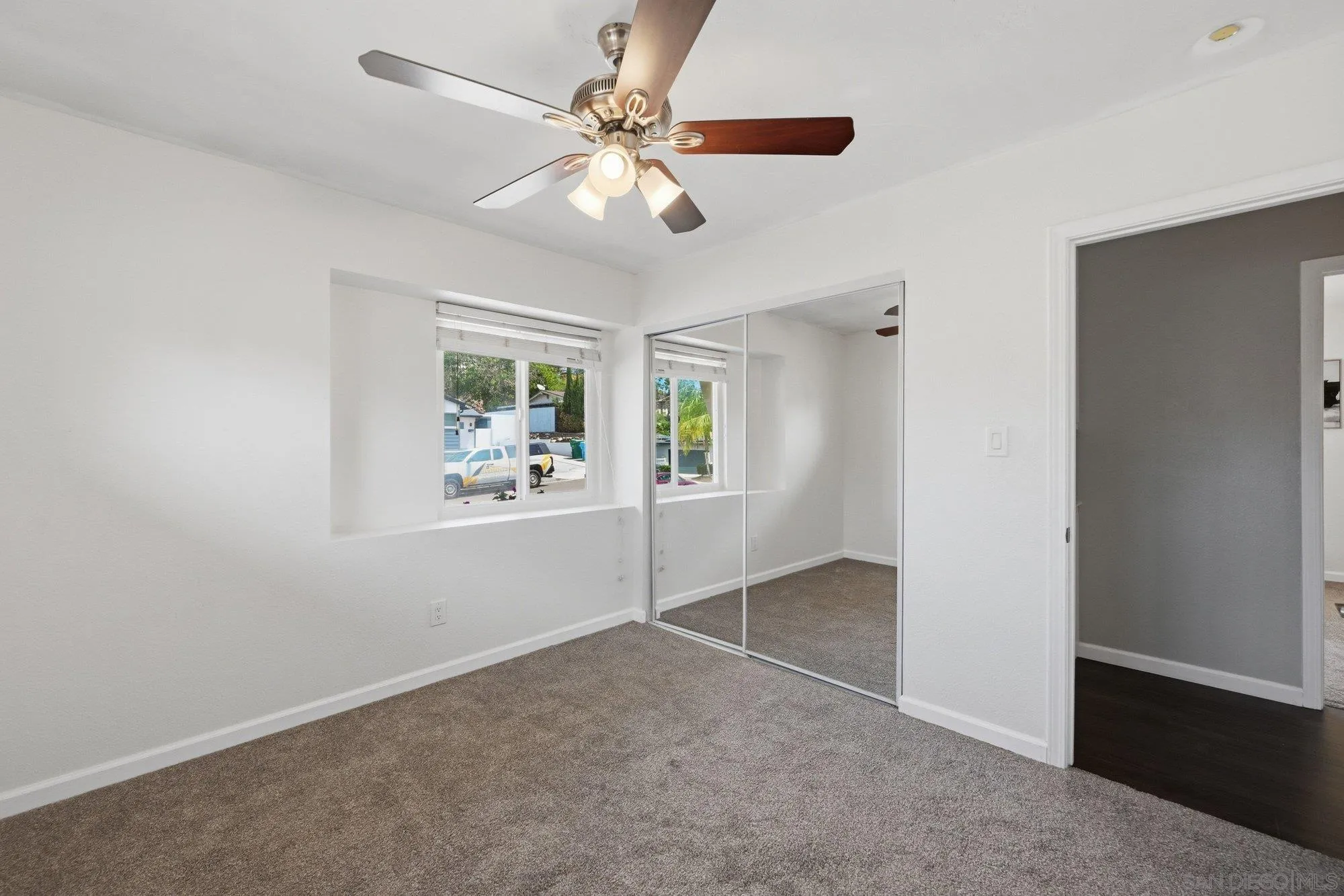 https://cdn.realtyfeed.com/cdn/127/260014336/a54c5823e38adaa280e658344147f7fc.webp