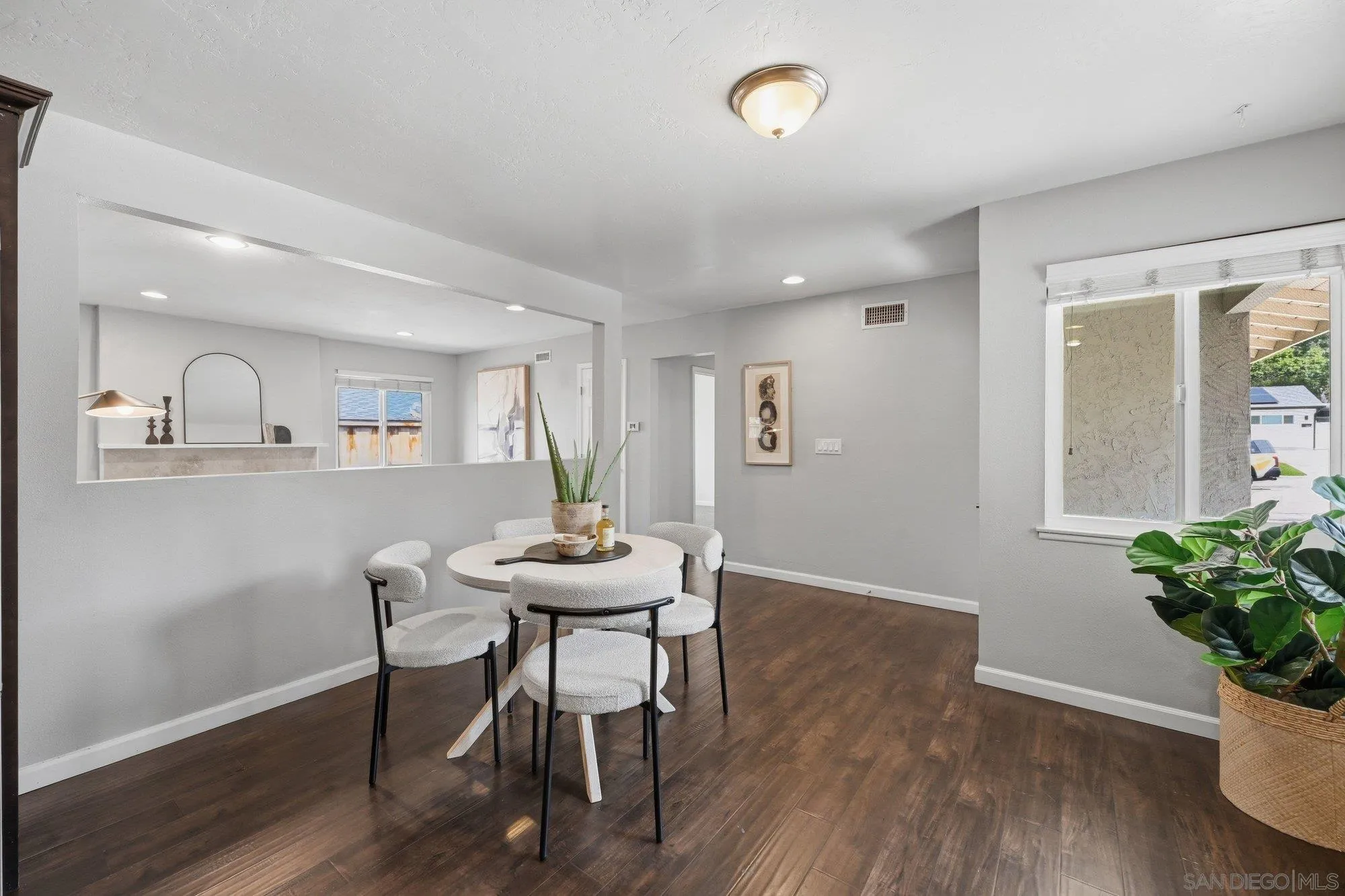https://cdn.realtyfeed.com/cdn/127/260014336/aec341407d036930dbfbb8fd991f4248.webp