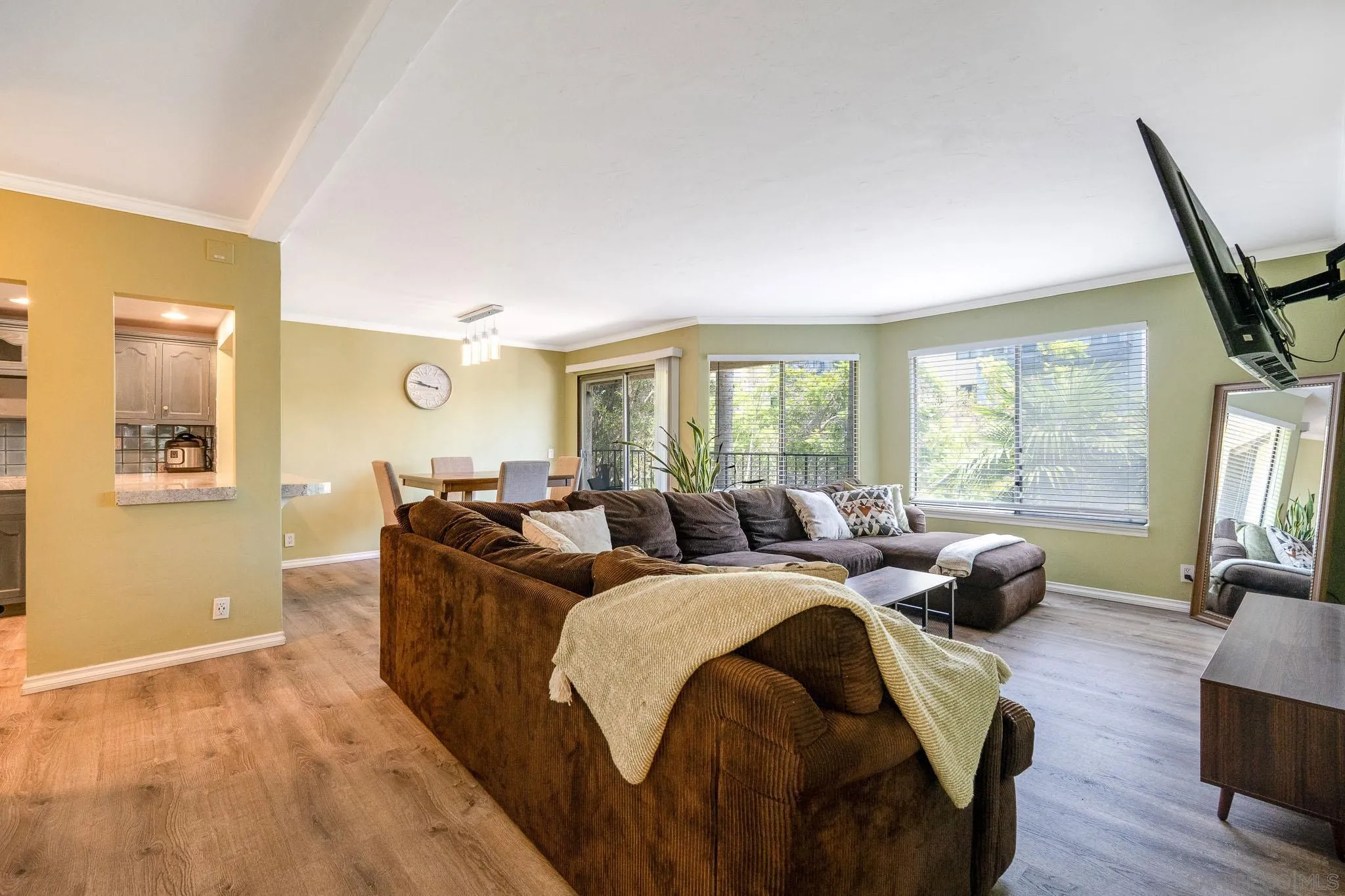 Photo #5: 260014341 Listing: Photo #5