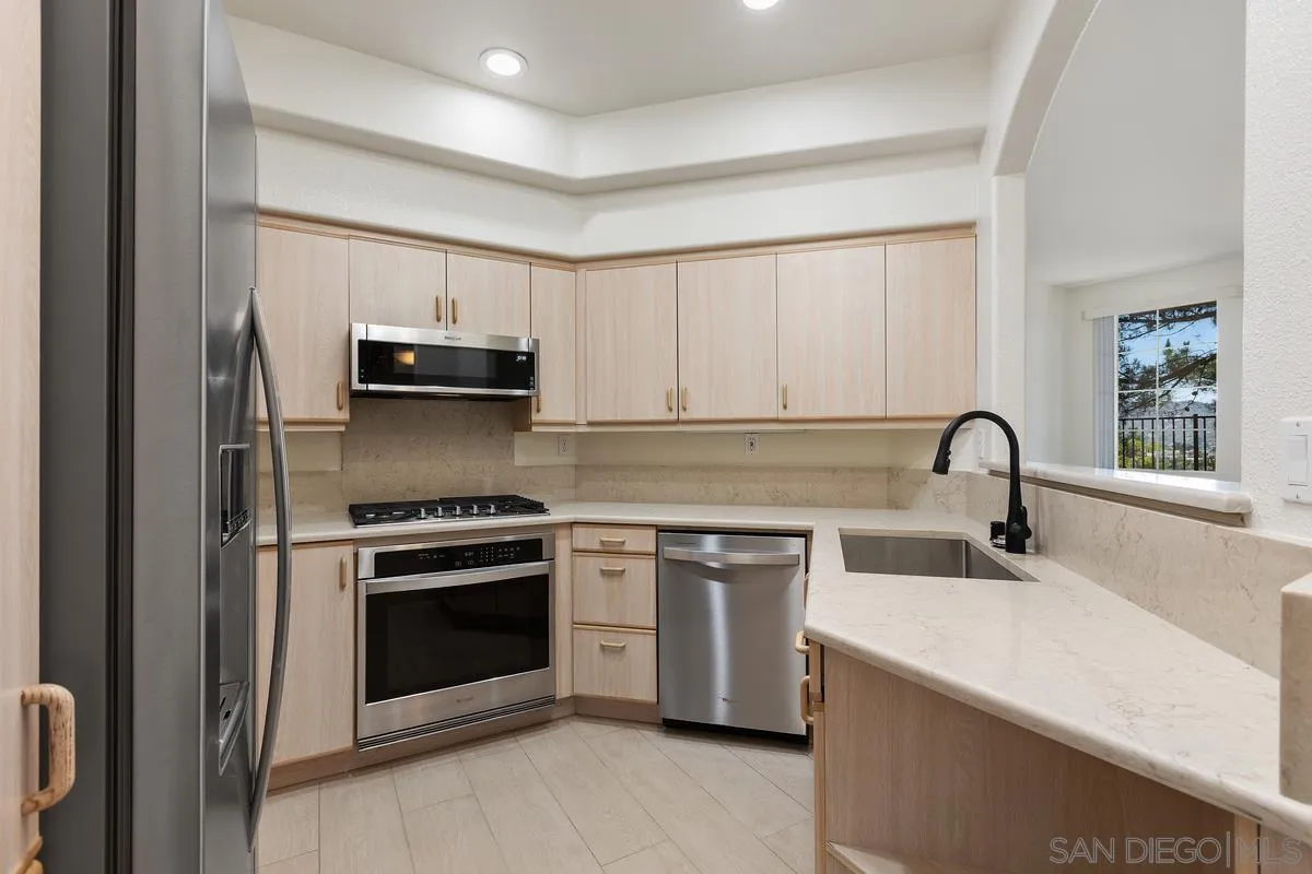 Photo #12: 260014342 Listing: Photo #12