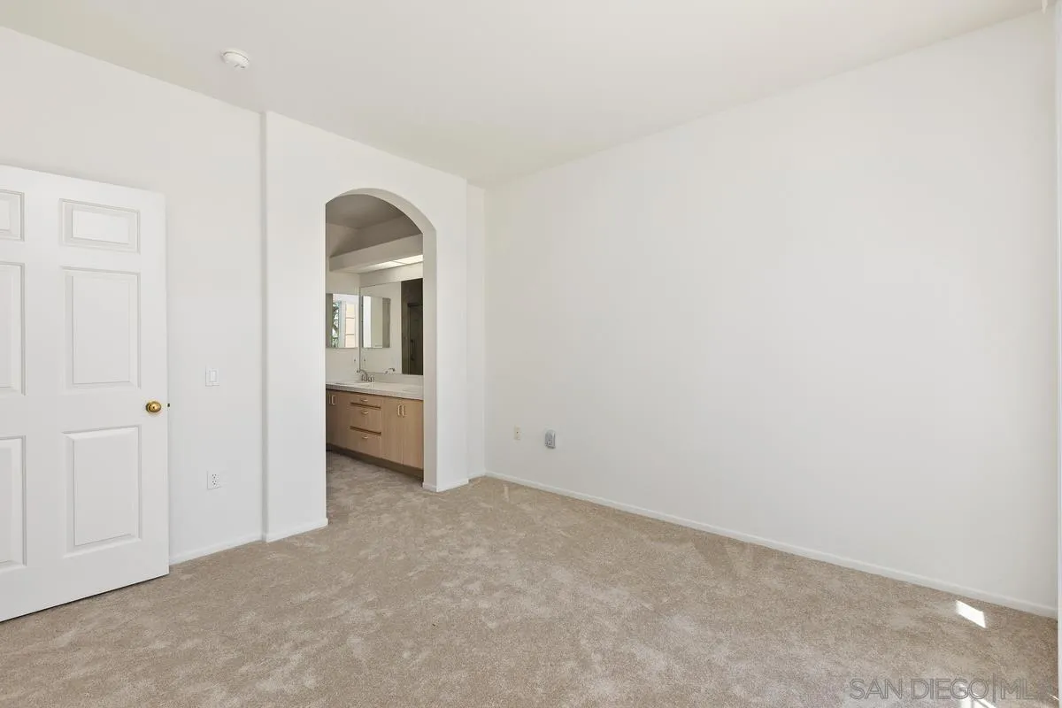 Photo #23: 260014342 Listing: Photo #23