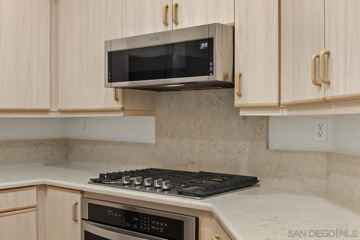 Photo #14: 260014342 Listing: Photo #14