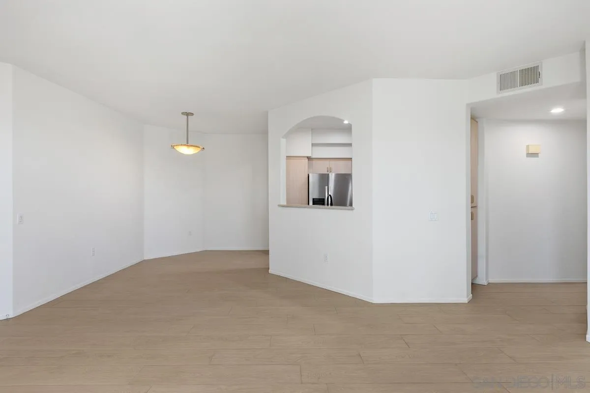 Photo #8: 260014342 Listing: Photo #8