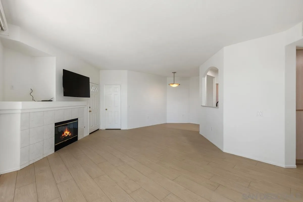 Photo #6: 260014342 Listing: Photo #6