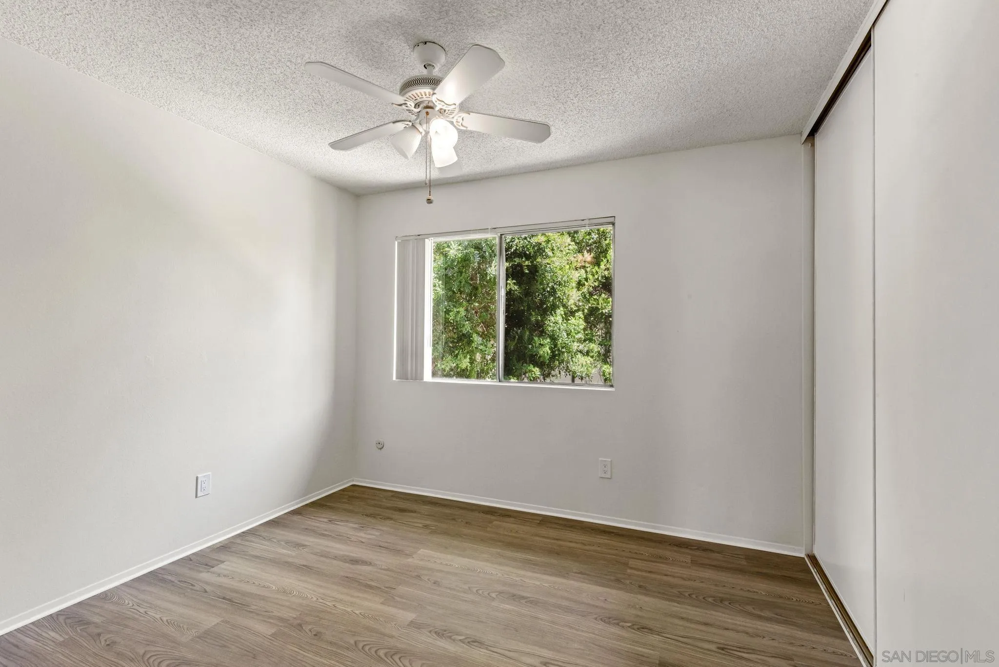 https://cdn.realtyfeed.com/cdn/127/260014344/182d2955e900171dfe4b9d50f02d5e7c.webp