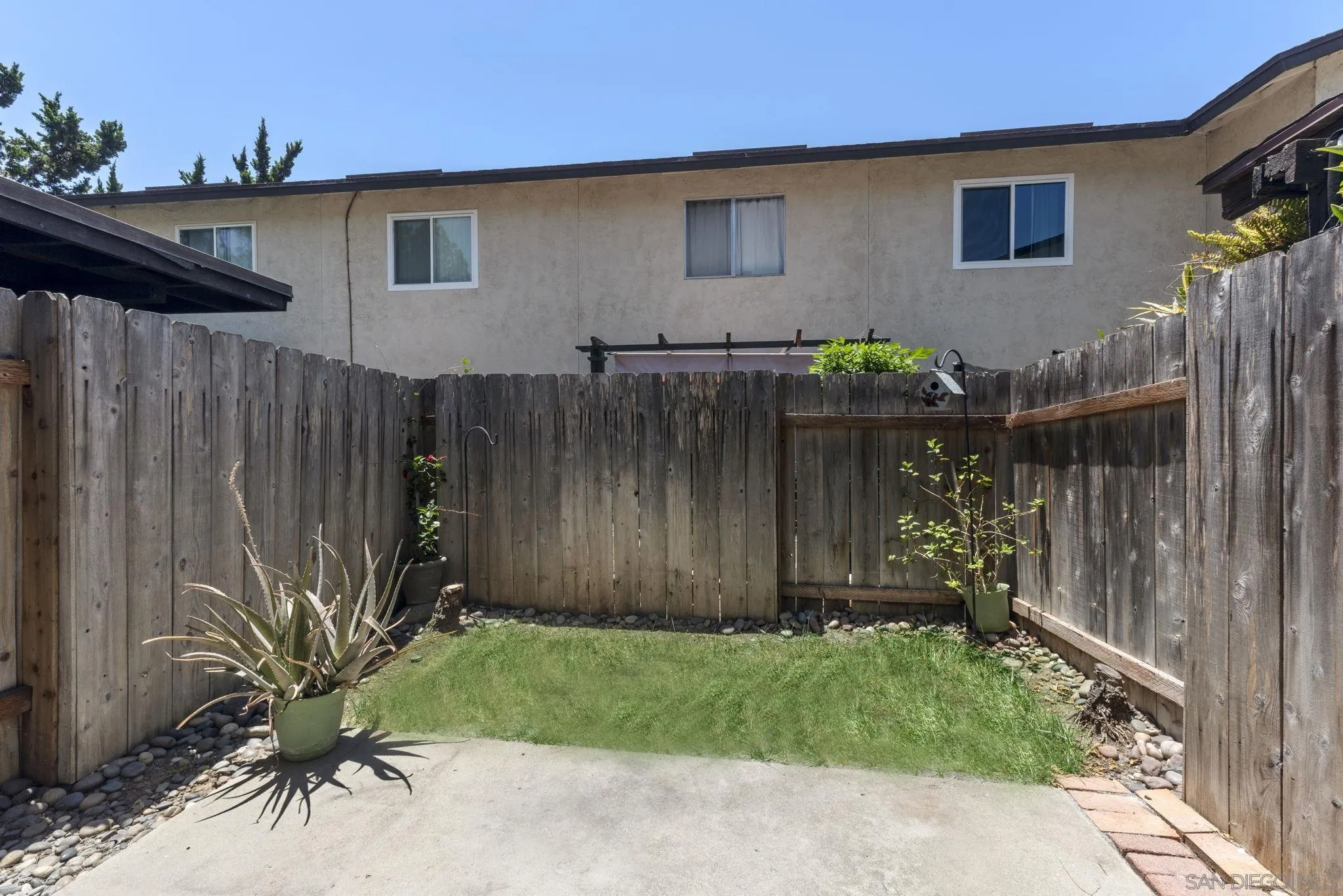https://cdn.realtyfeed.com/cdn/127/260014344/439ac2acf8a5401bb65f76be76c9648f.webp