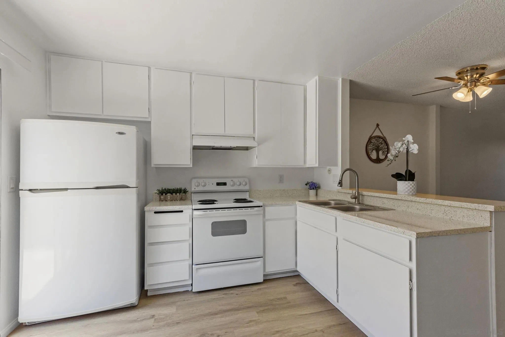 https://cdn.realtyfeed.com/cdn/127/260014344/4940b715bc22dbd0993ff283c7585271.webp