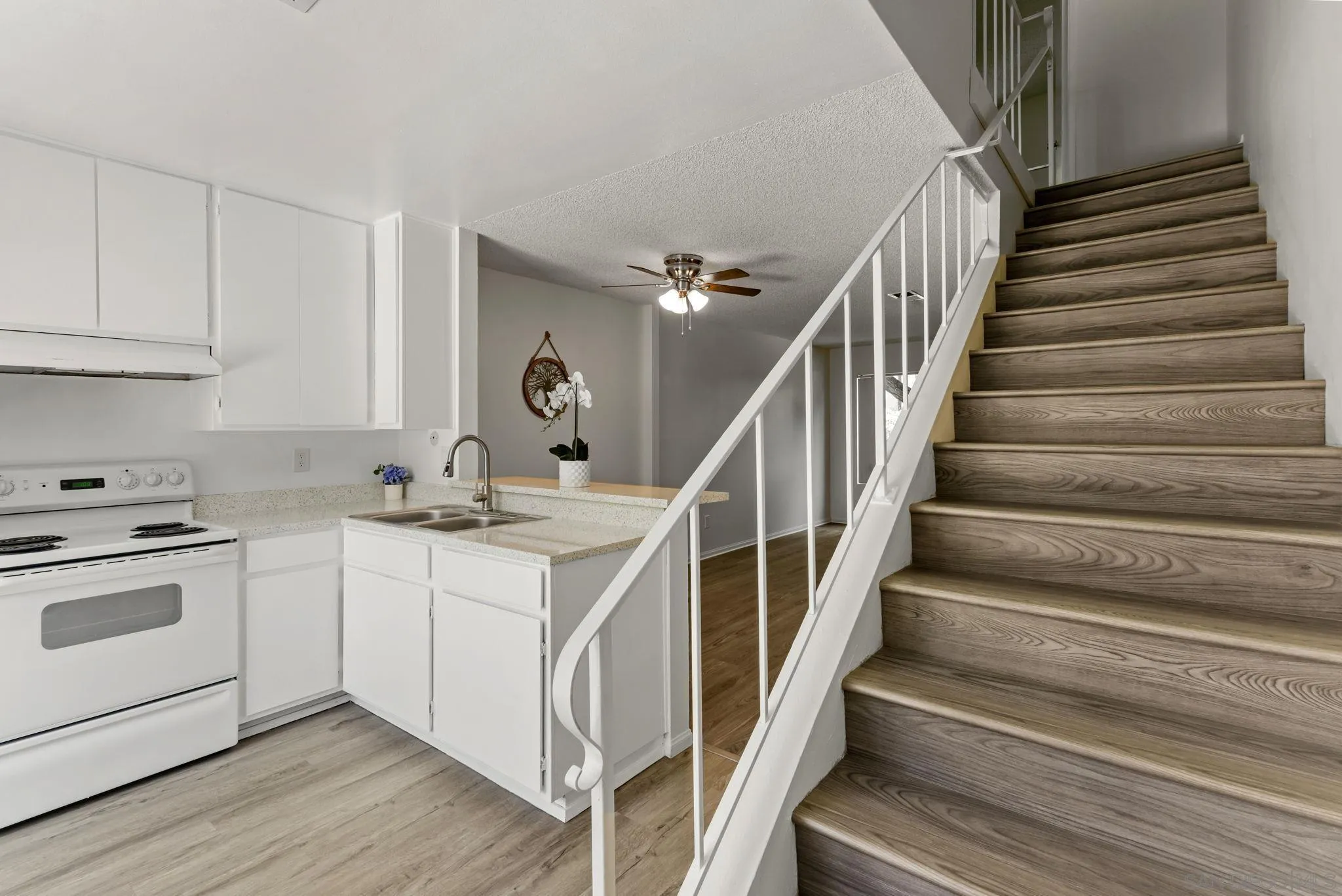 https://cdn.realtyfeed.com/cdn/127/260014344/61eab706c9da4129deca34970ec42288.webp