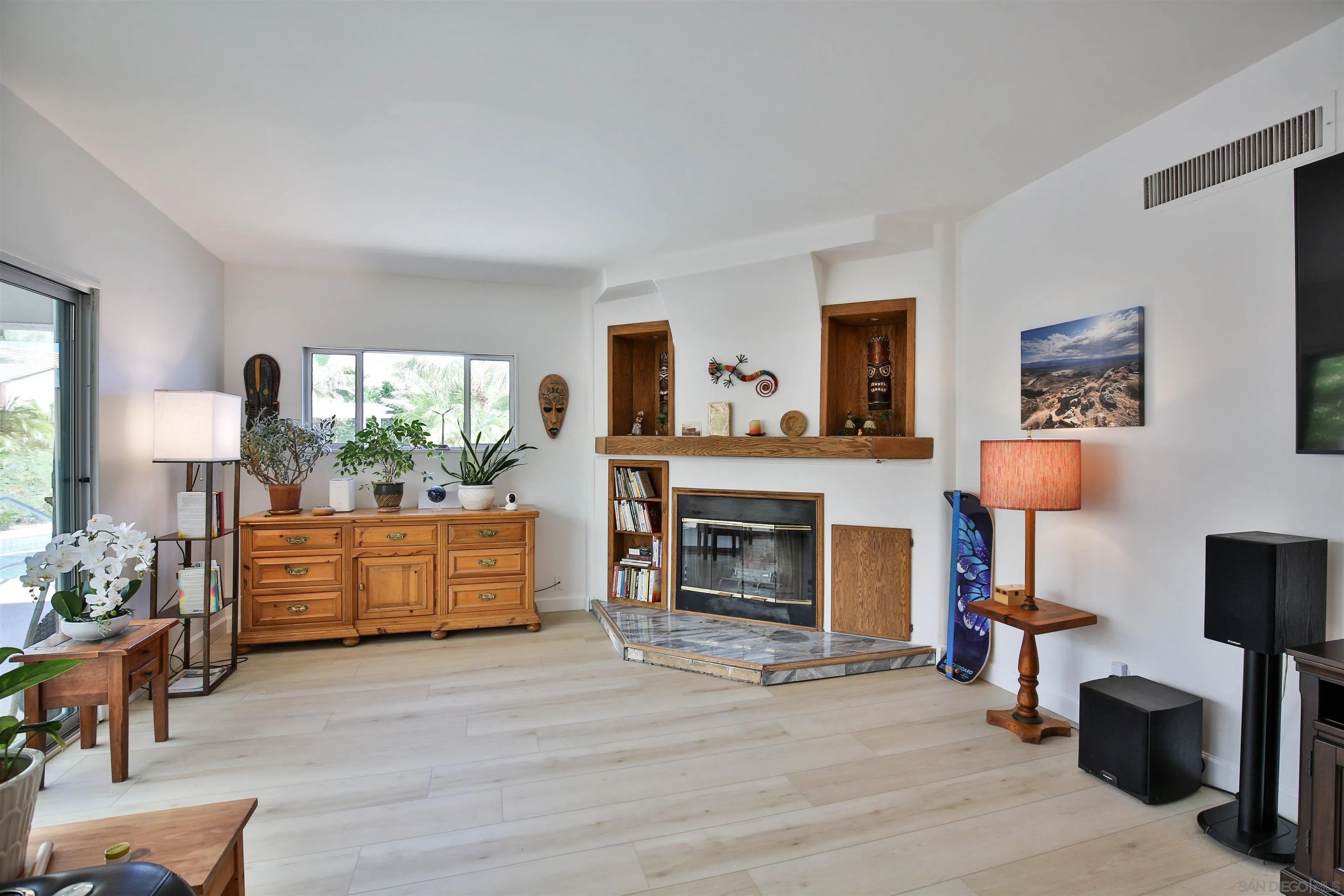 https://cdn.realtyfeed.com/cdn/127/260014345/11595a4ca1c2e48038d661830cfb9b81.webp