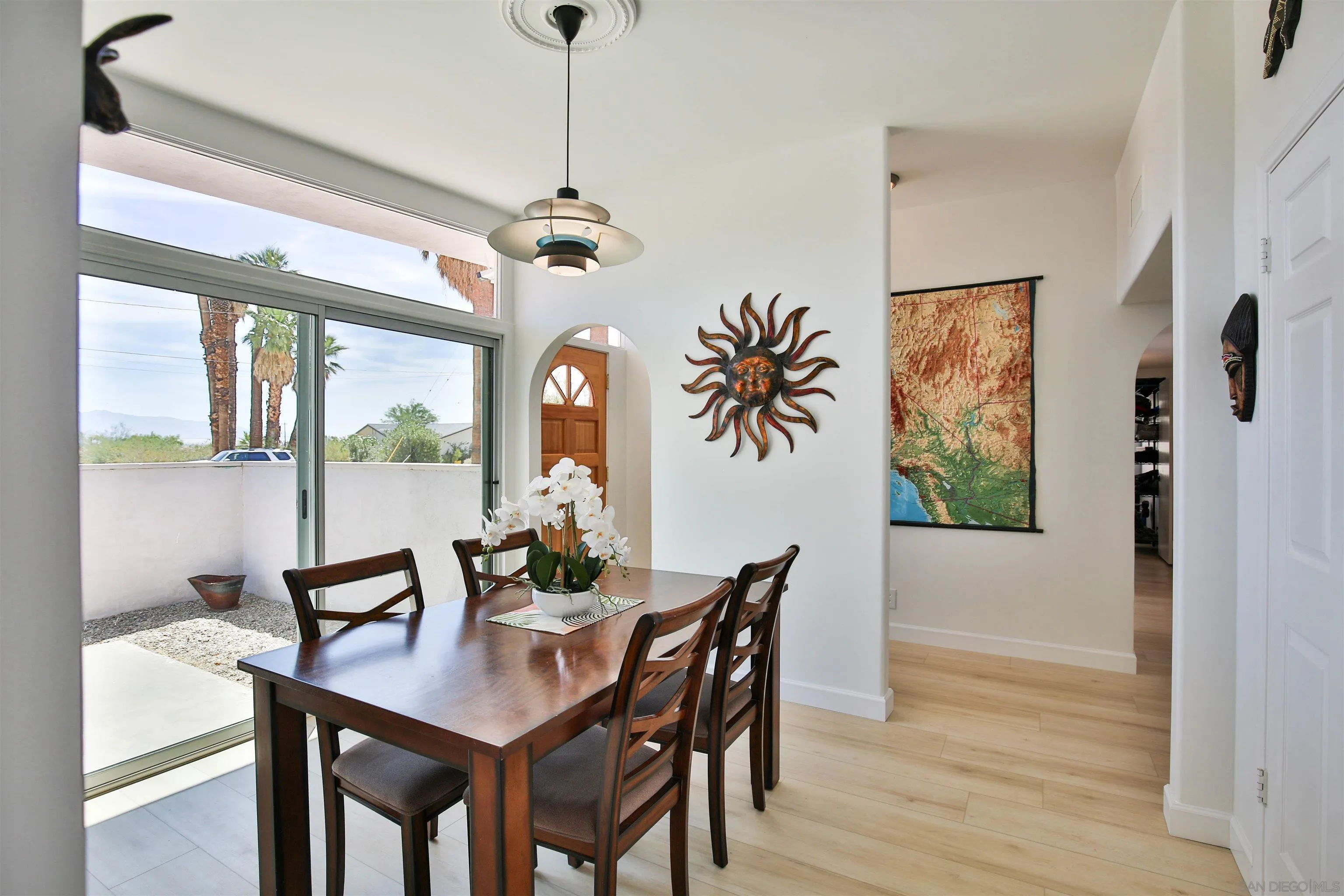 https://cdn.realtyfeed.com/cdn/127/260014345/18986b5bcdfbb4bc23287cc14a325b37.webp