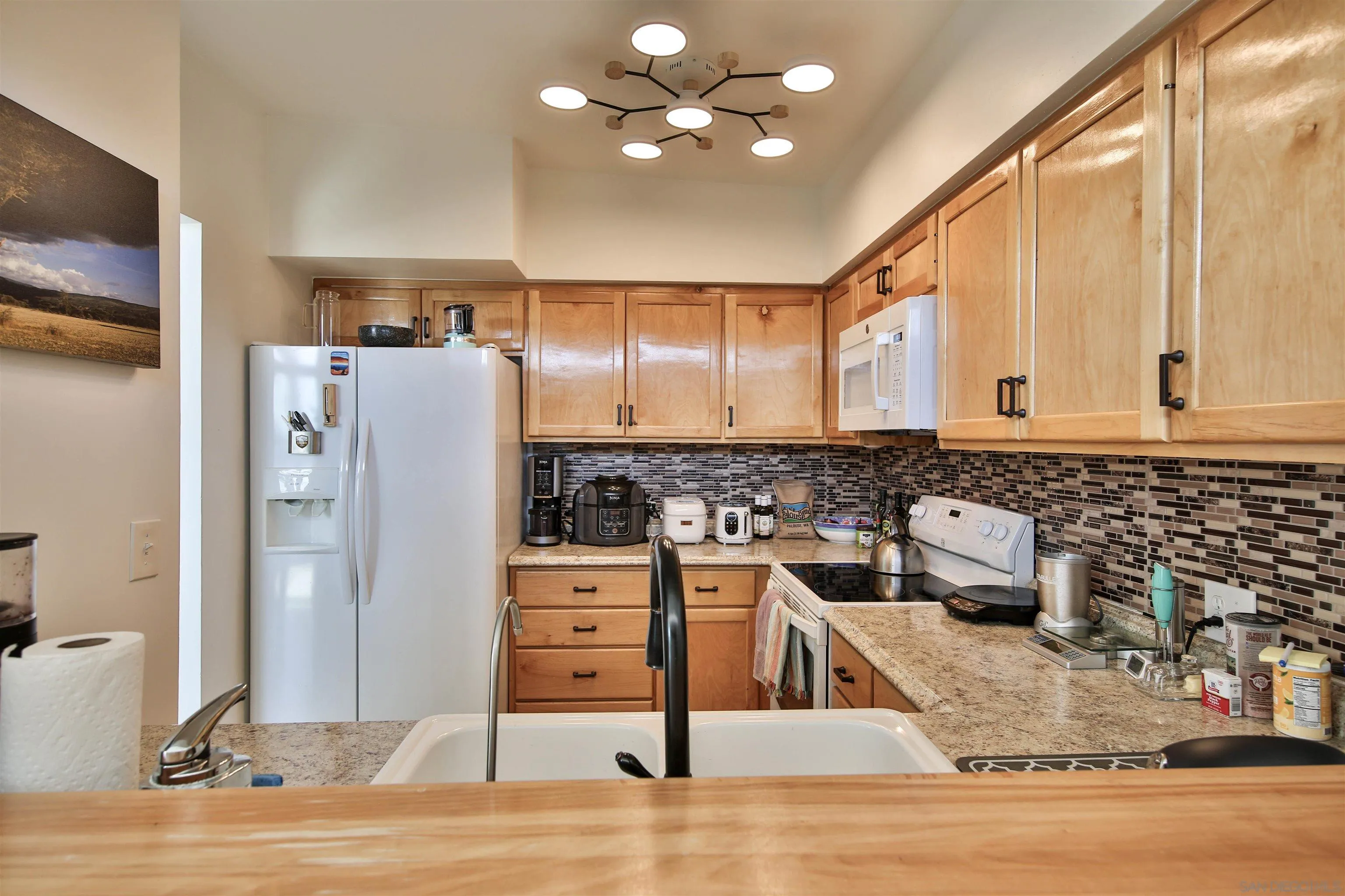 https://cdn.realtyfeed.com/cdn/127/260014345/228fbed4e5f296df39286e655c0fa4a5.webp