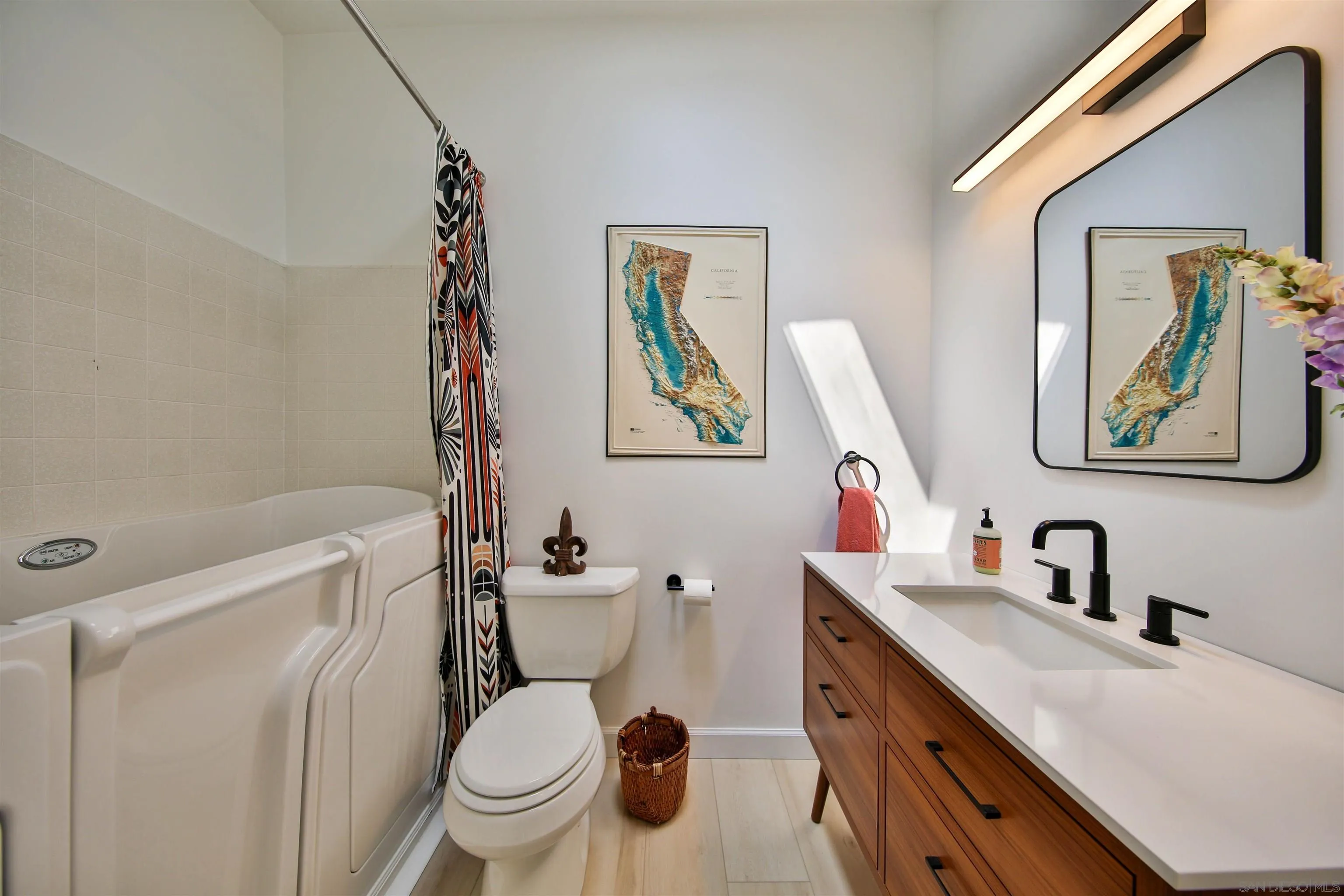 https://cdn.realtyfeed.com/cdn/127/260014345/43d2f4298170fad7707f3b22816f58cc.webp