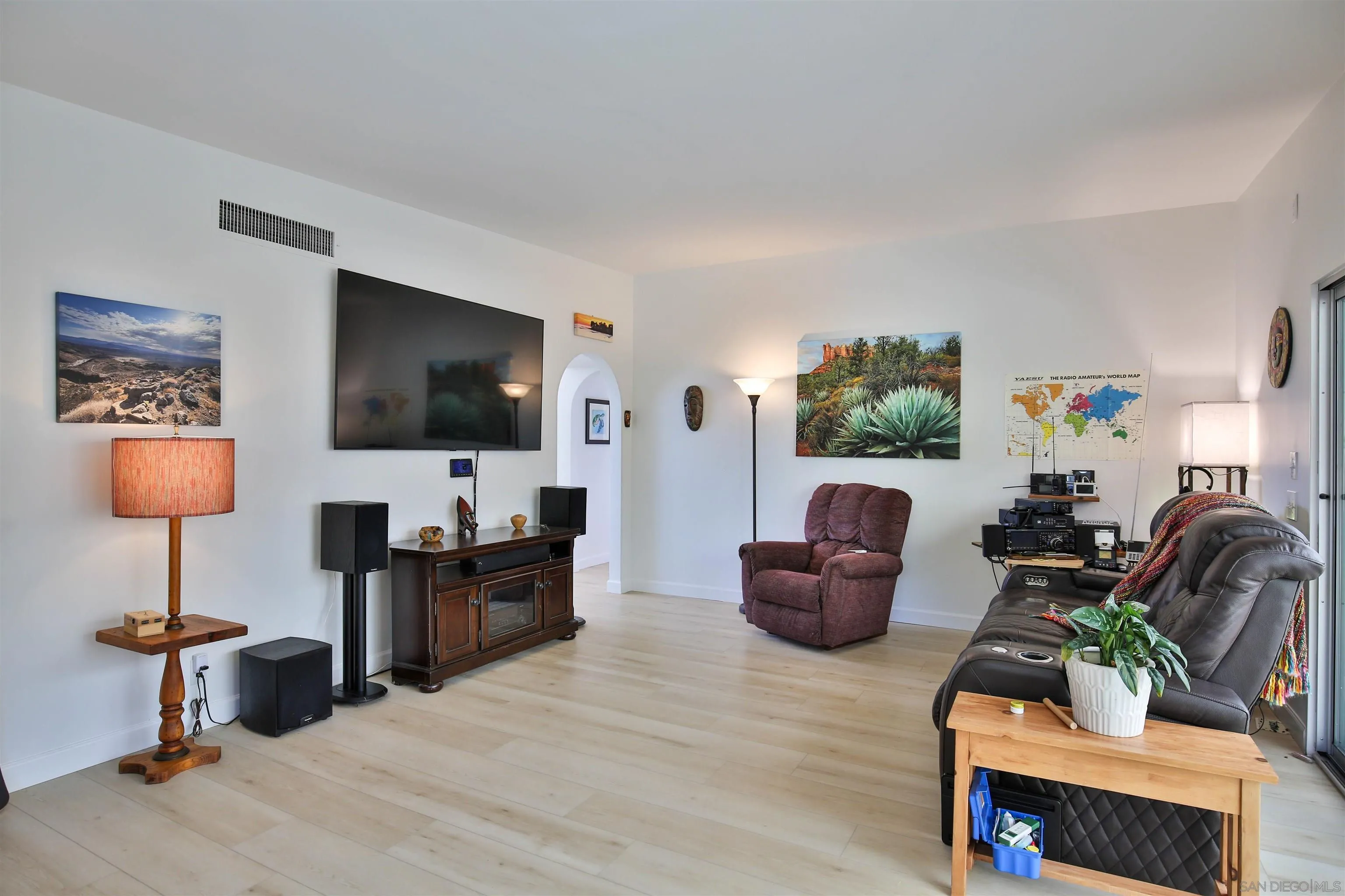 https://cdn.realtyfeed.com/cdn/127/260014345/44551b7b49c1d409cf49c46a1259b72d.webp
