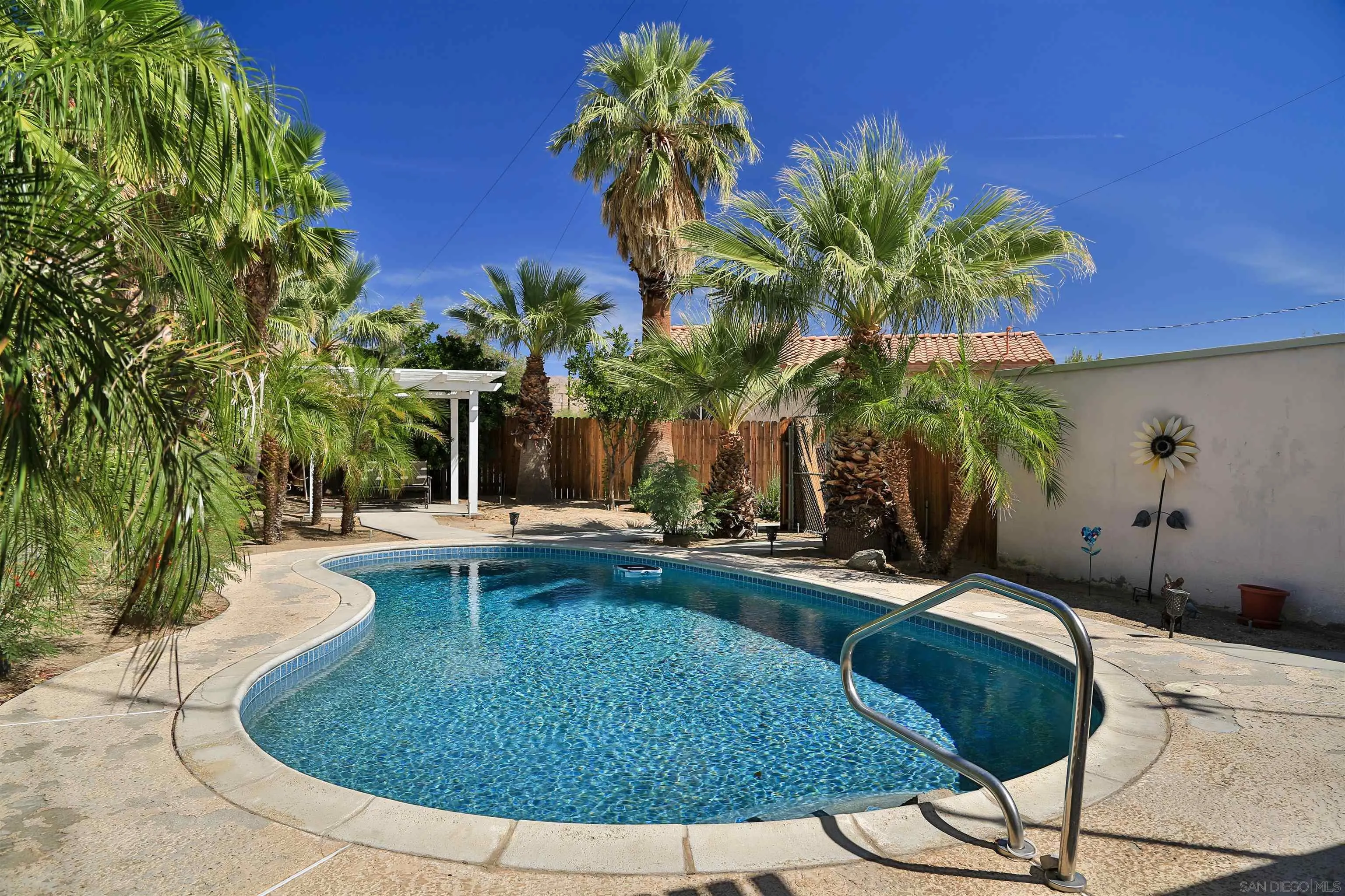 https://cdn.realtyfeed.com/cdn/127/260014345/be29ee9c4a3b496e1e3e86c4a5f001c8.webp