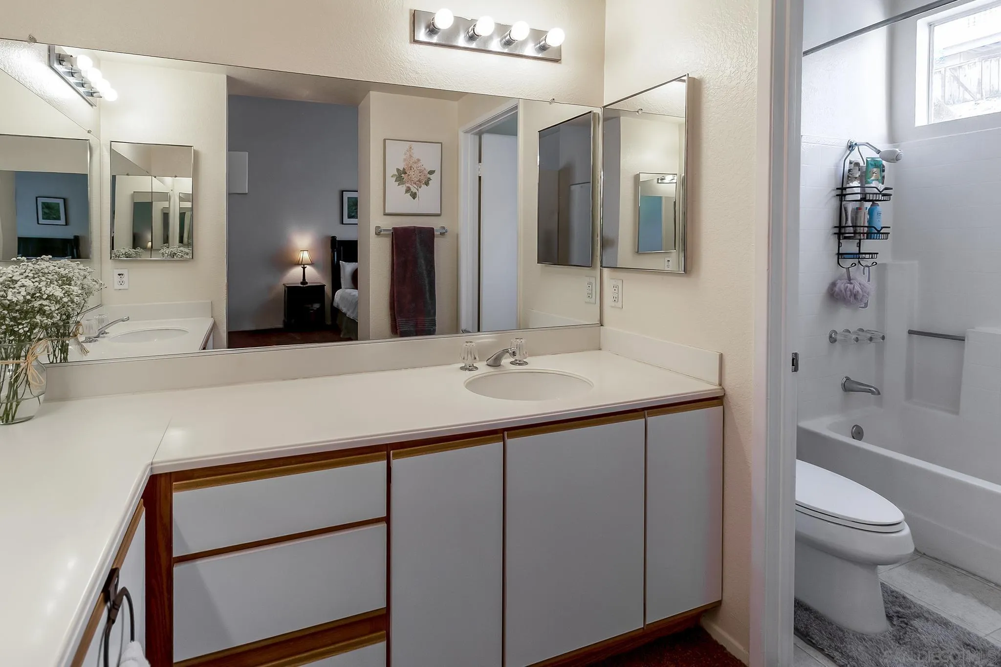 https://cdn.realtyfeed.com/cdn/127/260014346/3880aa9623af7853accc9d890d95d732.webp