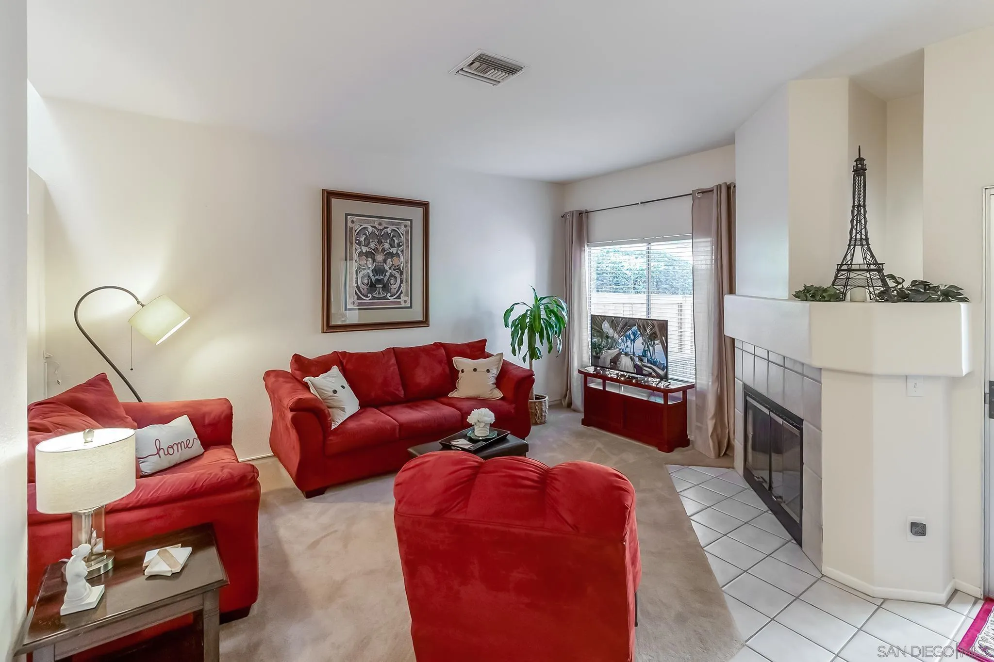 https://cdn.realtyfeed.com/cdn/127/260014346/cf3b8dc3698dd24fbeaa5022dc75120b.webp