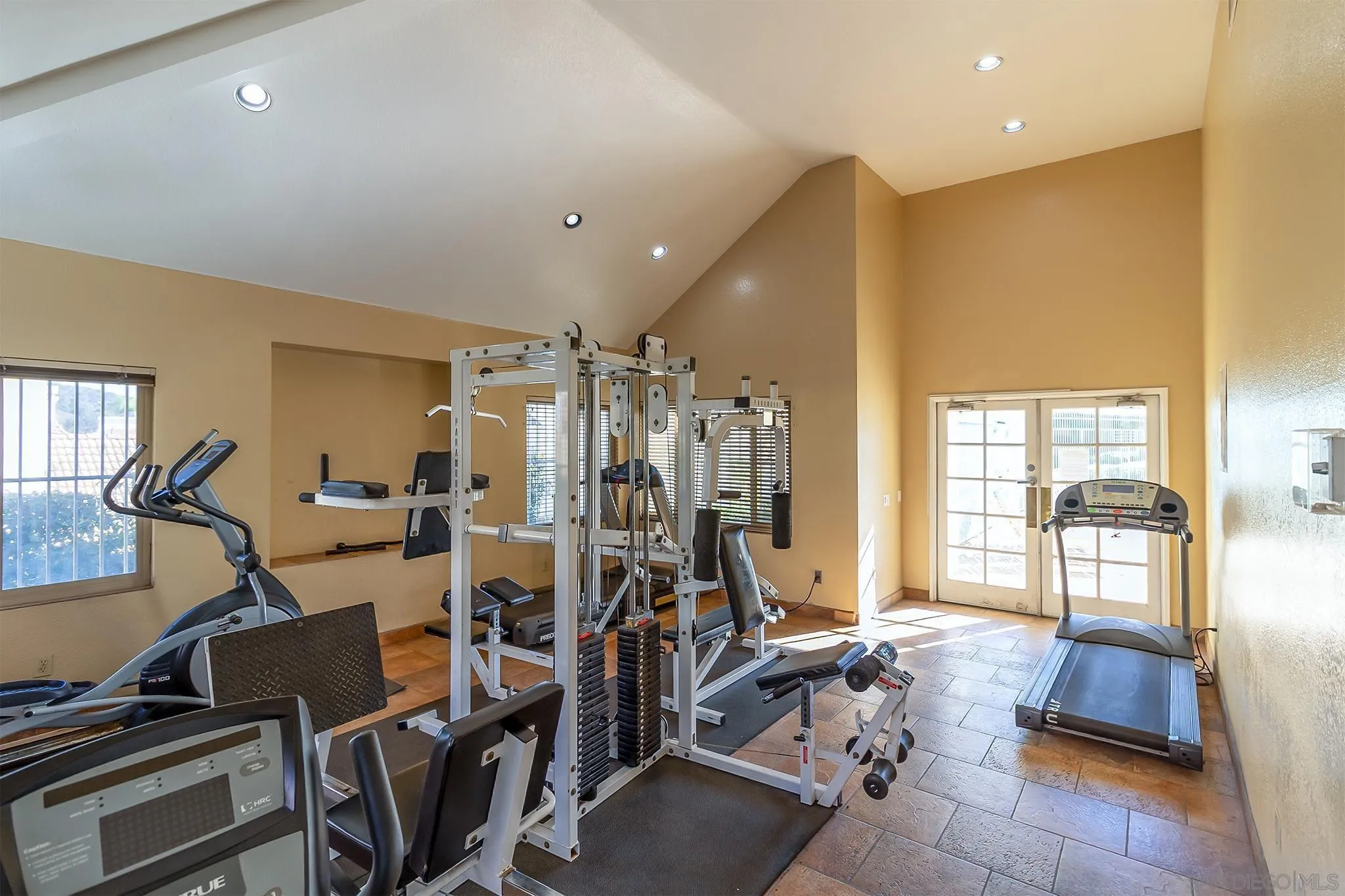 https://cdn.realtyfeed.com/cdn/127/260014346/f2349bb5f5cc349b30f5e38513f92c1f.webp