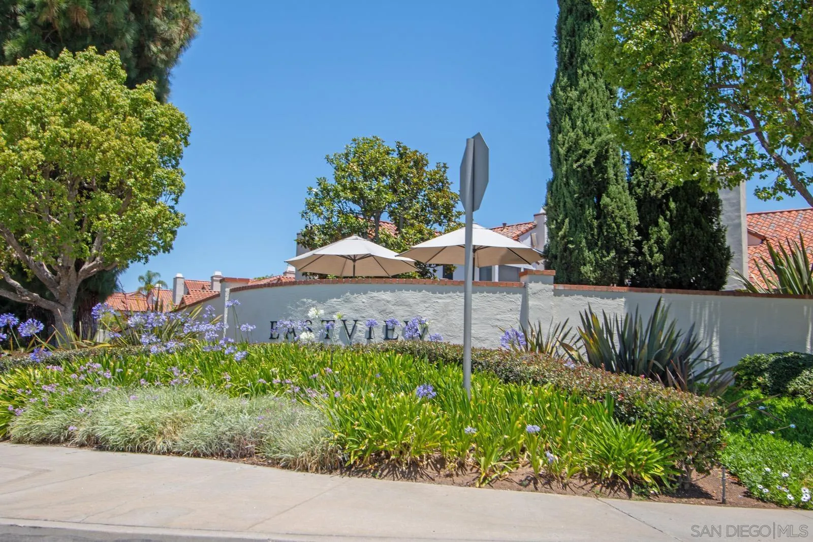 https://cdn.realtyfeed.com/cdn/127/260014350/c2eea5392565e97dd3fbe122e33c7ae1.webp