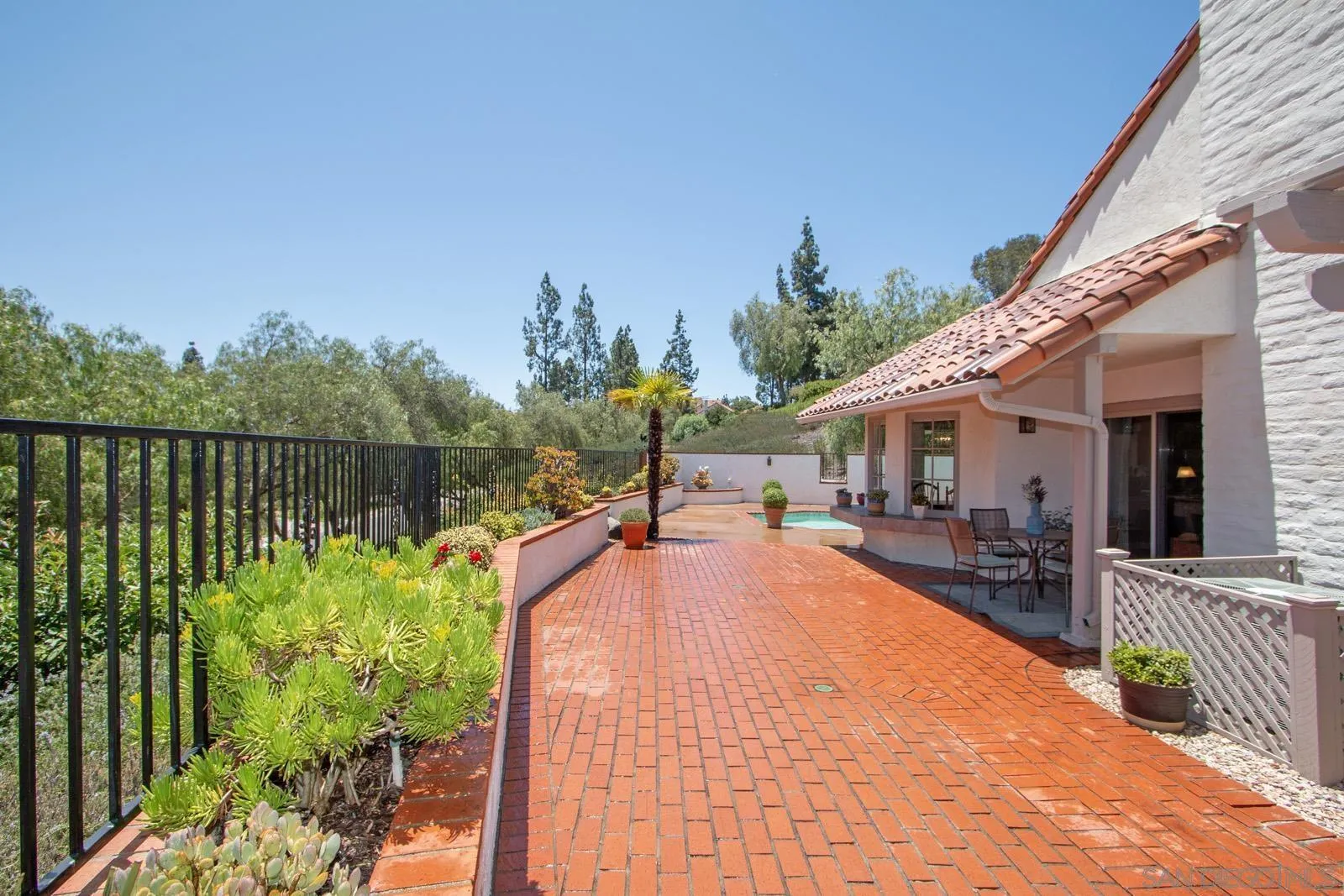 https://cdn.realtyfeed.com/cdn/127/260014350/da1e86e999b8d2d7197a0c43a430553c.webp