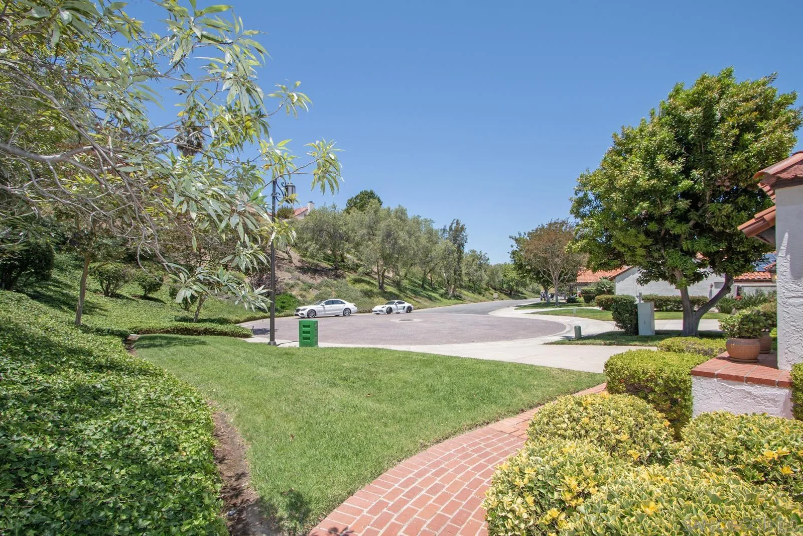 https://cdn.realtyfeed.com/cdn/127/260014350/db0e71cb872087bfe34787f52d253a19.webp