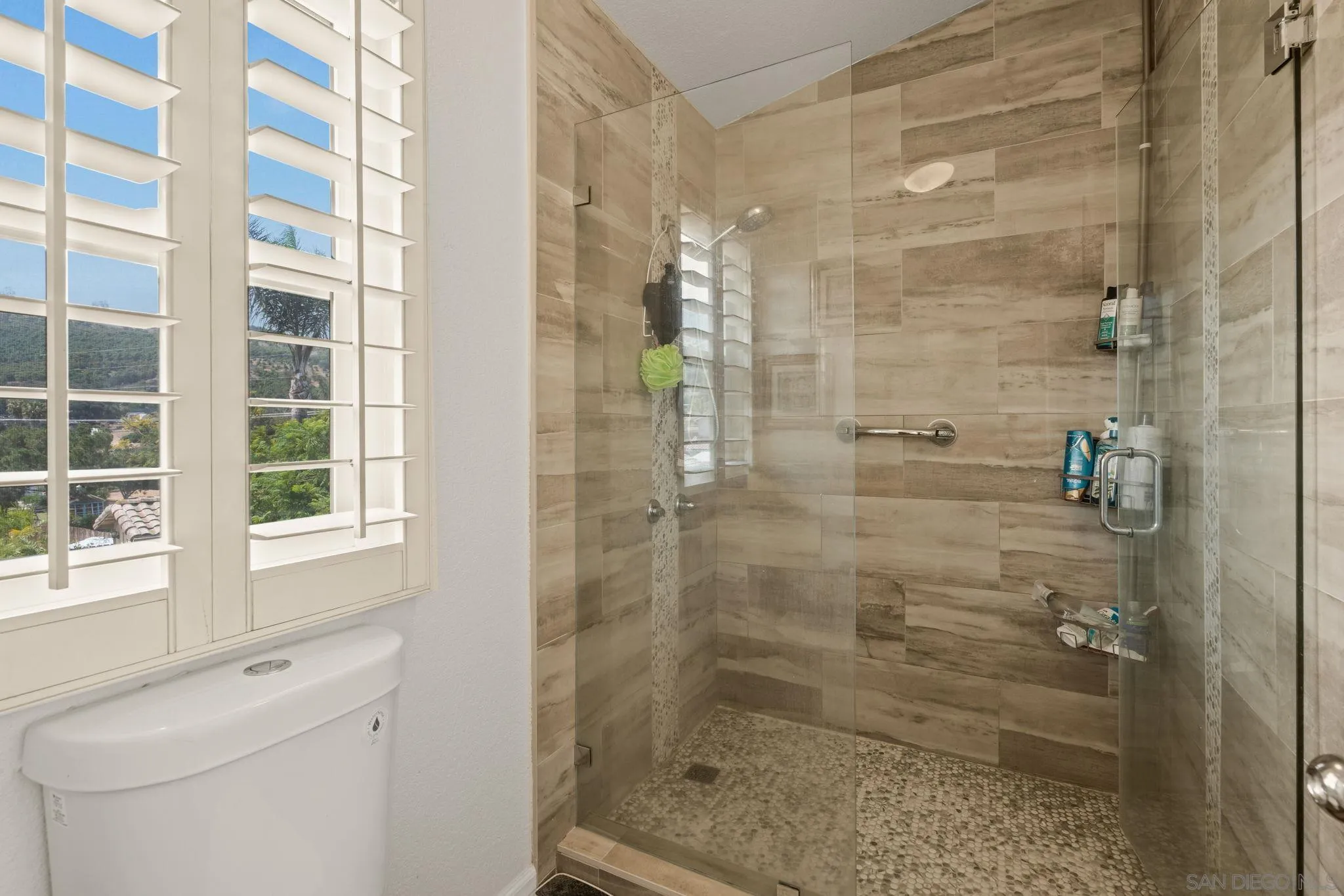 https://cdn.realtyfeed.com/cdn/127/260014352/91cf71957283b4d51c242e56dbe31ea5.webp