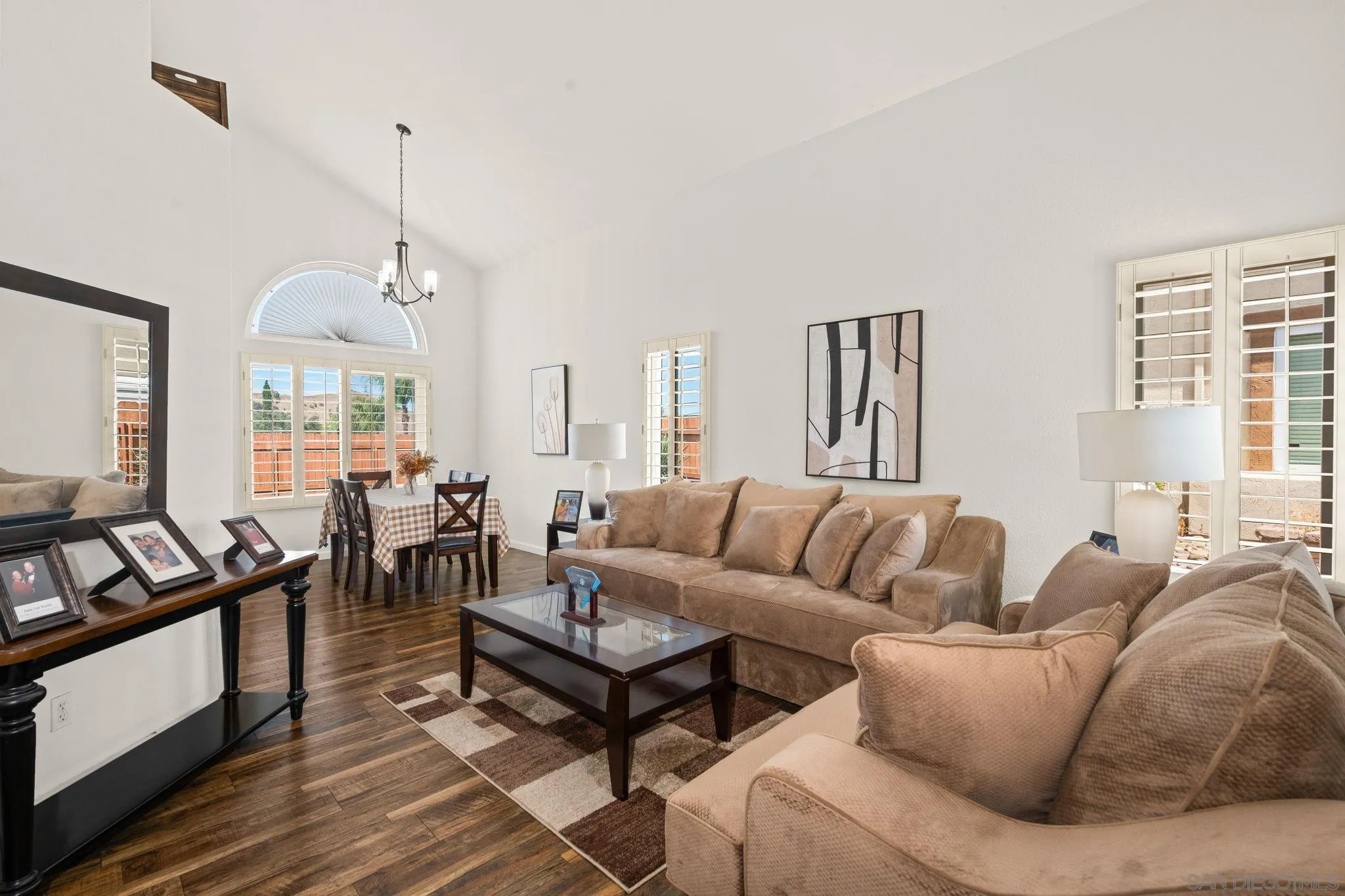 https://cdn.realtyfeed.com/cdn/127/260014352/97331f9dbb3ea130610df0feee8fd2df.webp