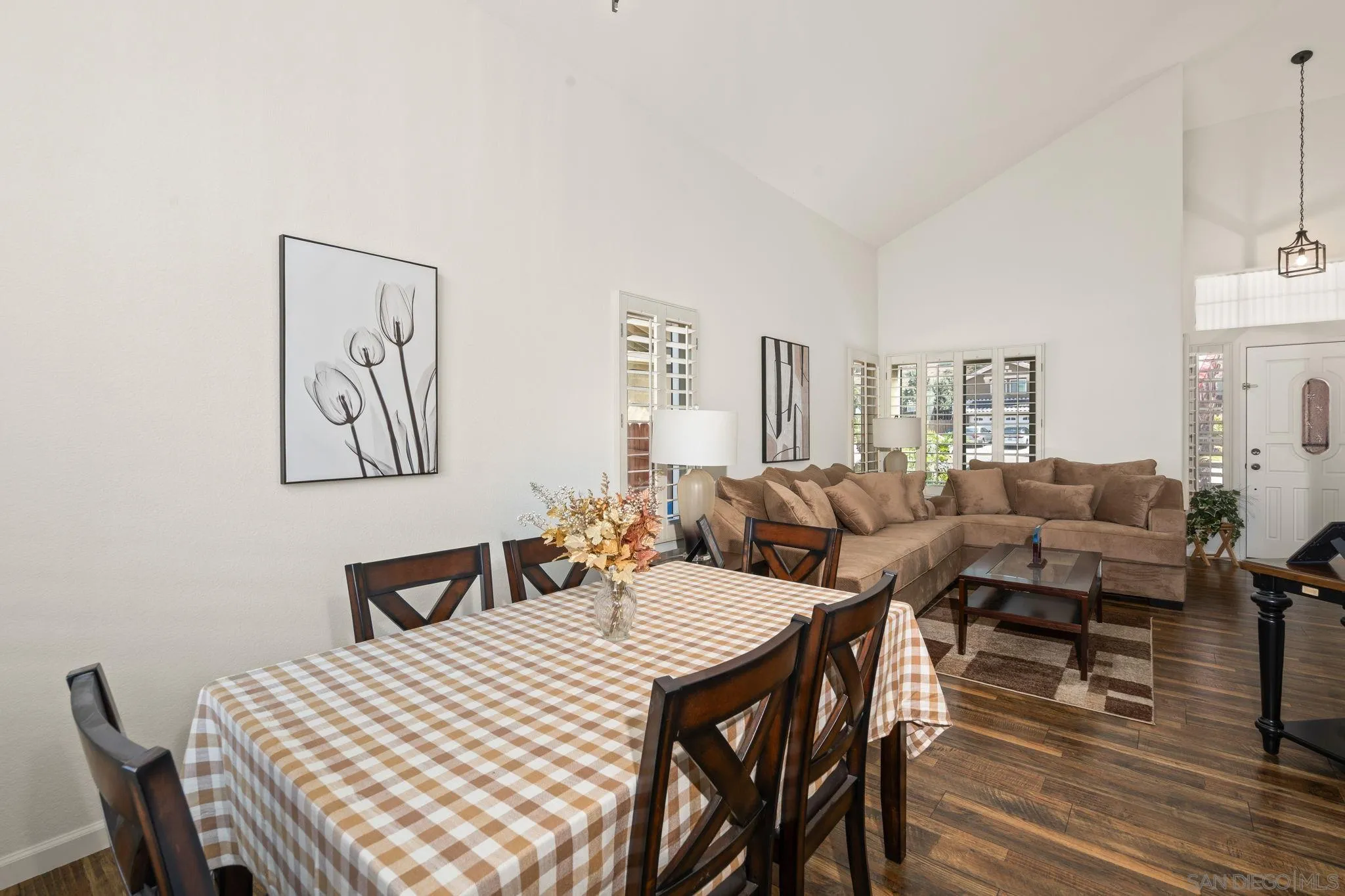 https://cdn.realtyfeed.com/cdn/127/260014352/a318e49055bbe20ef4c187f78980b415.webp