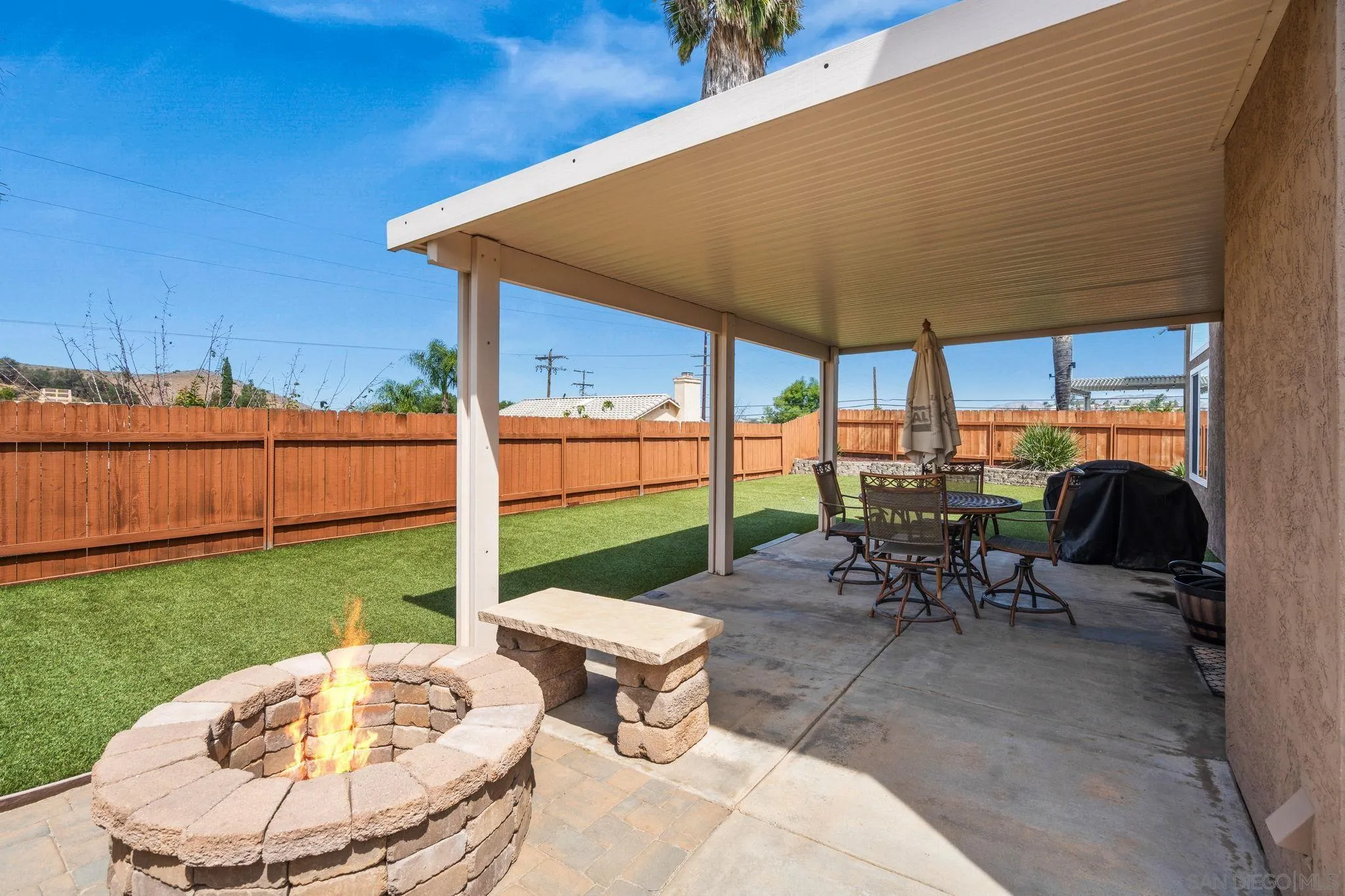 https://cdn.realtyfeed.com/cdn/127/260014352/b791db7a44aa8e5b90b8620507b9a047.webp