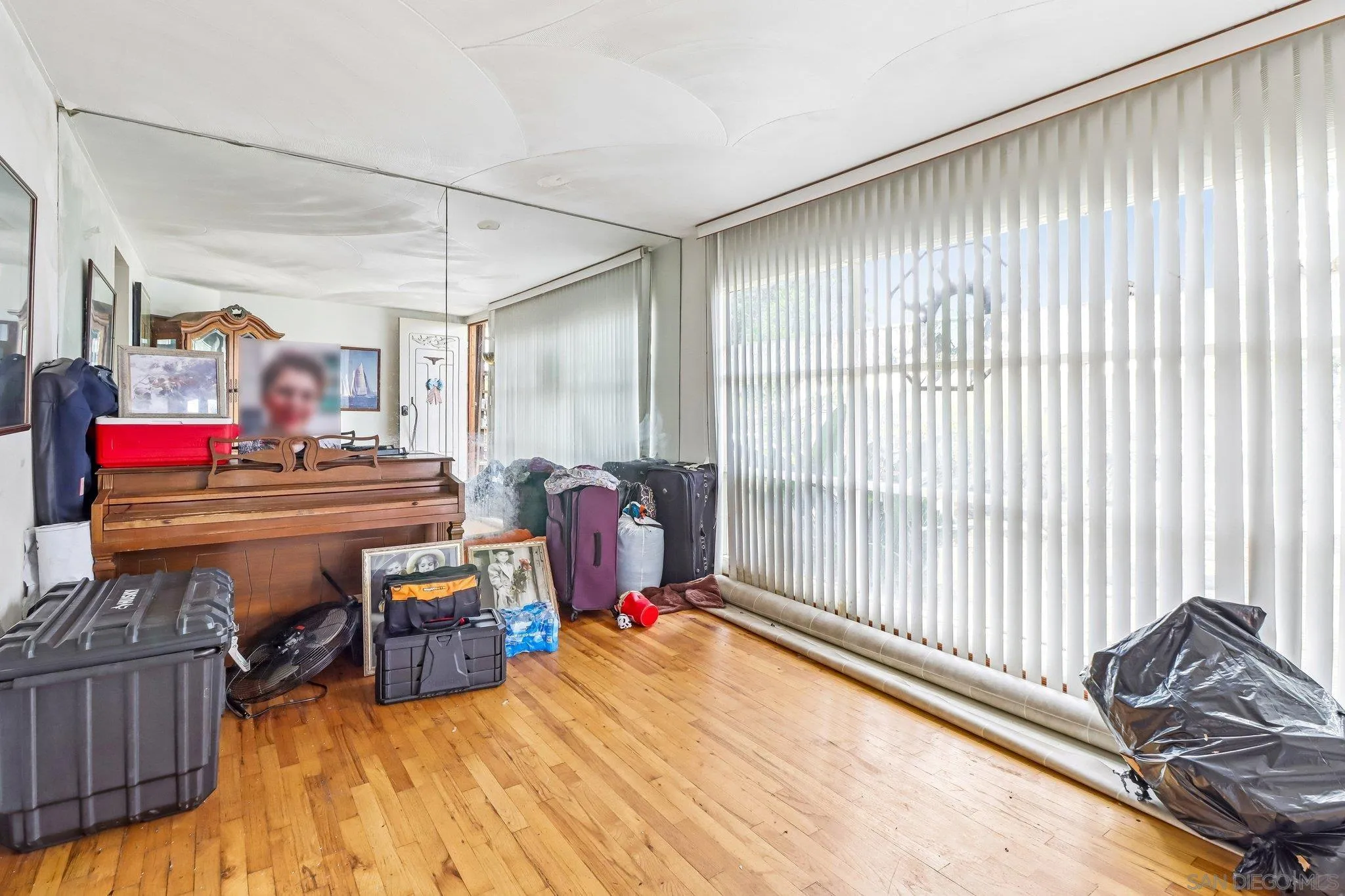 https://cdn.realtyfeed.com/cdn/127/260014354/2d2b0e14457150997438c5f9b3a2fbf5.webp