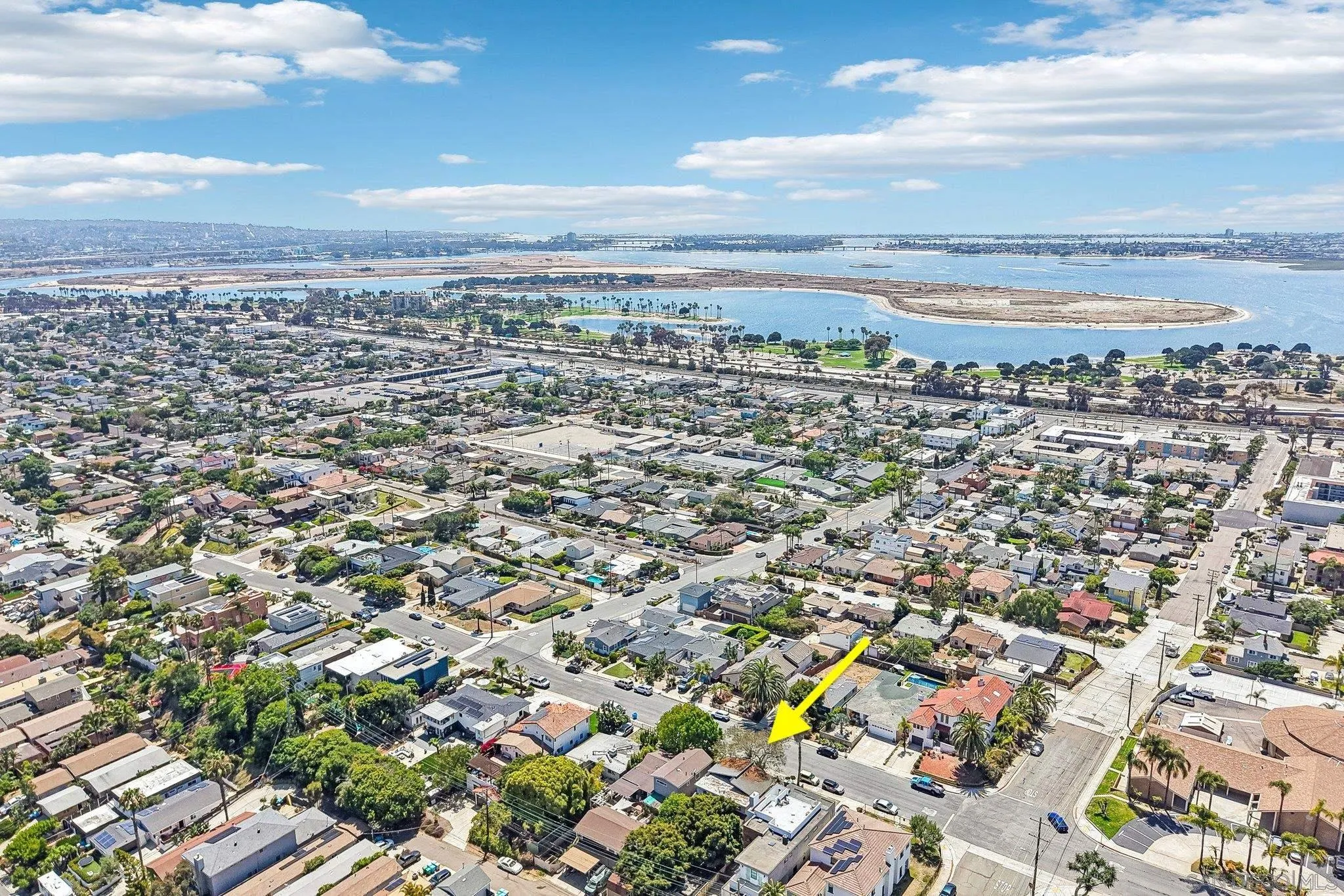 https://cdn.realtyfeed.com/cdn/127/260014354/2d767ebc7c47c90f42f4e834bf716a6b.webp