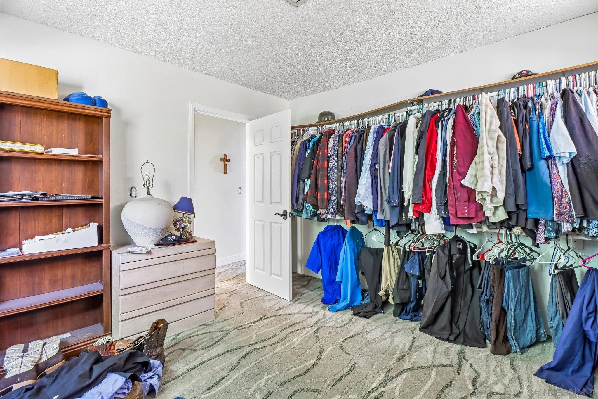 https://cdn.realtyfeed.com/cdn/127/260014354/8b89ab58376282d4d7efcd287d4c3696.webp
