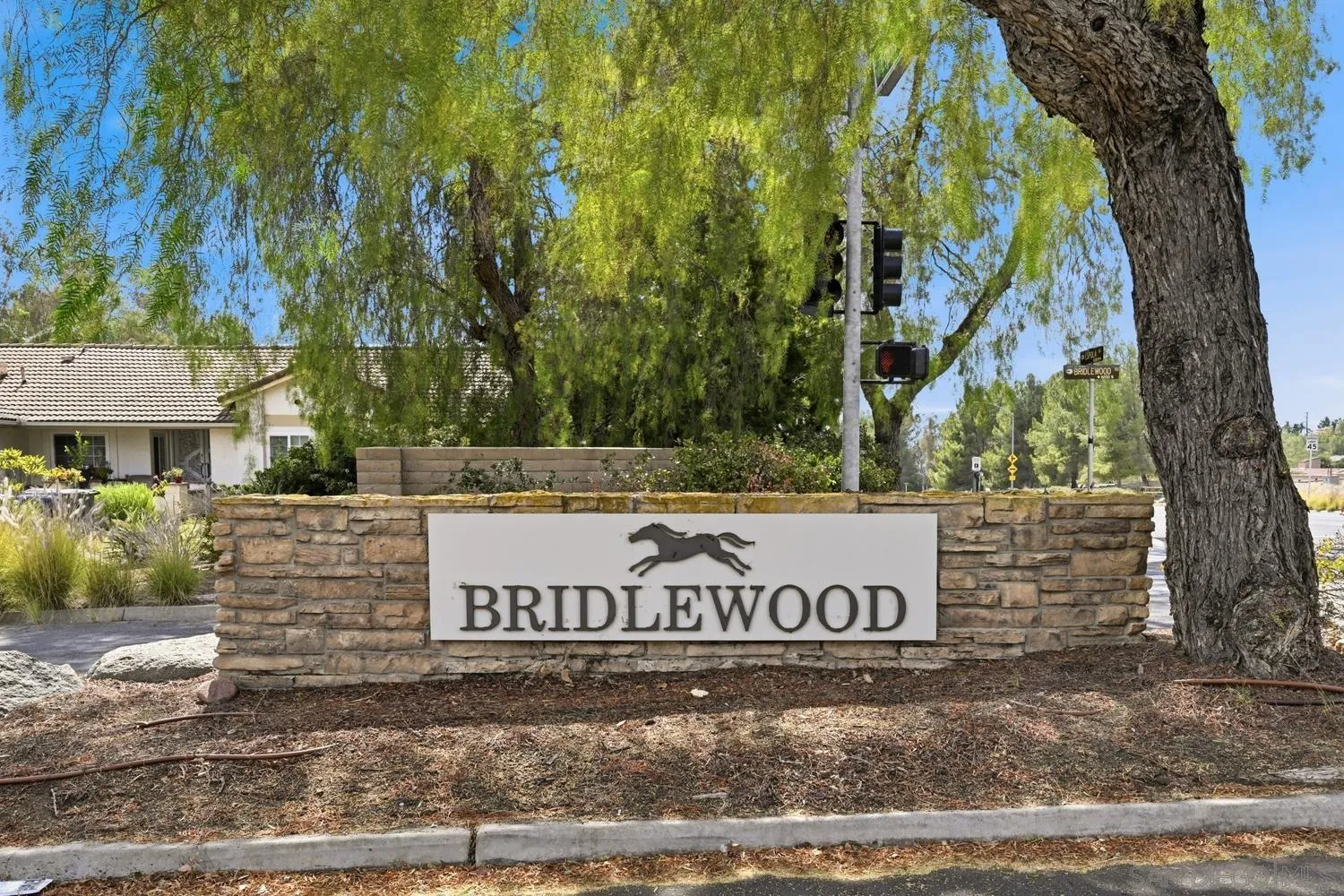https://cdn.realtyfeed.com/cdn/127/260014355/2de38c7fd26c1d3020bc136a039304a9.webp