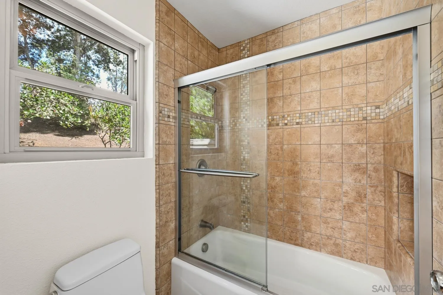 https://cdn.realtyfeed.com/cdn/127/260014355/43aadcf1bc265df797df41d0aaad5ee6.webp